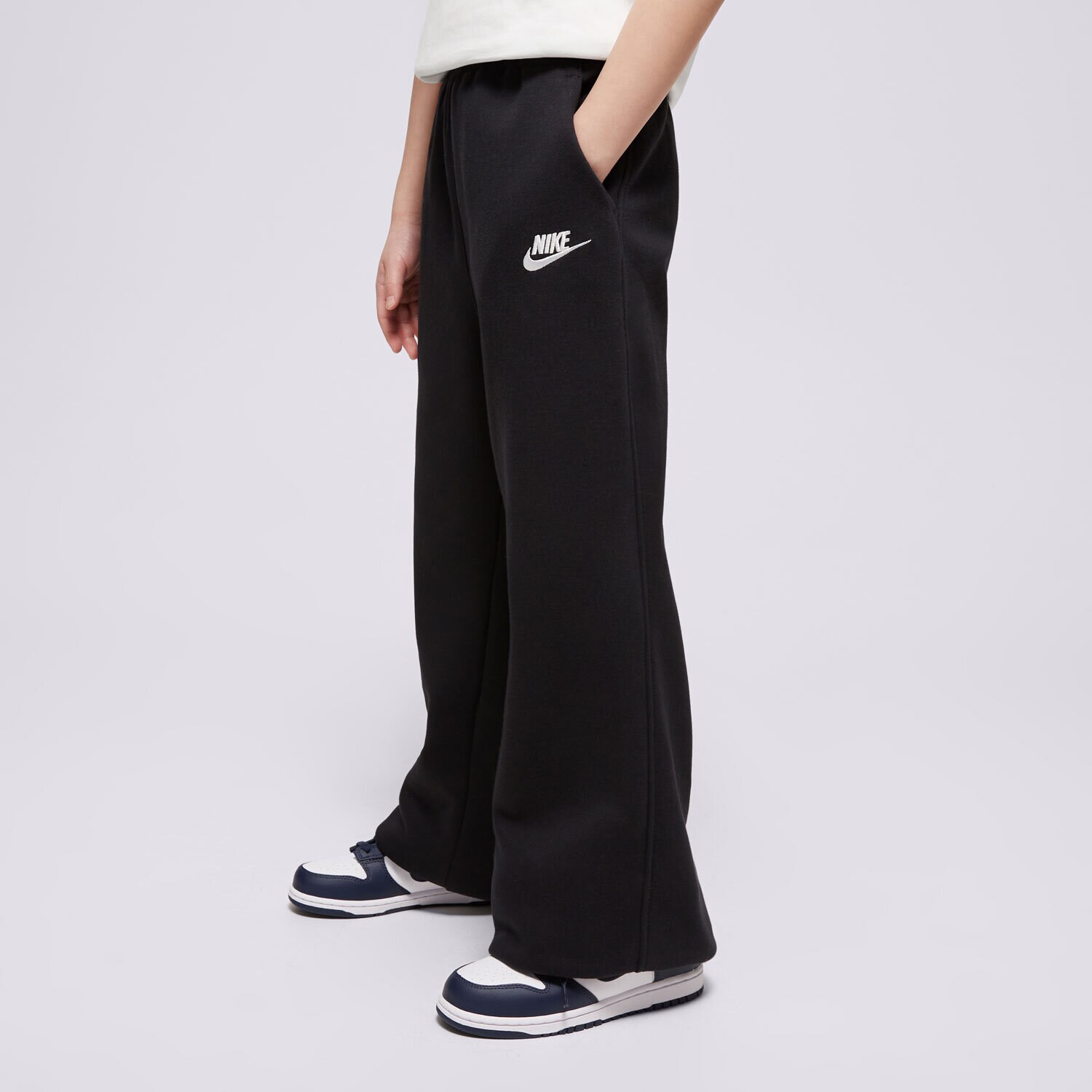 Pantaloni pentru copii NIKE PANTALONI  G NSW CLUB FLC WL PNT LBR G FZ6774-010 Negru