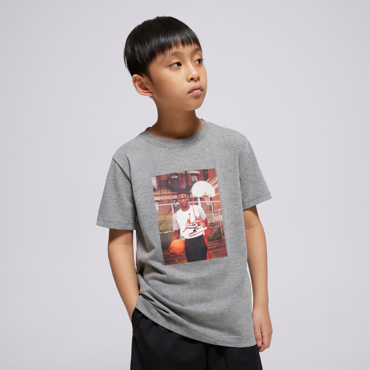 Copii tricou JORDAN TRICOU JDB MJ BUSTIERĂND PHOTO SS CREW BOY 95D626-GEH Gri