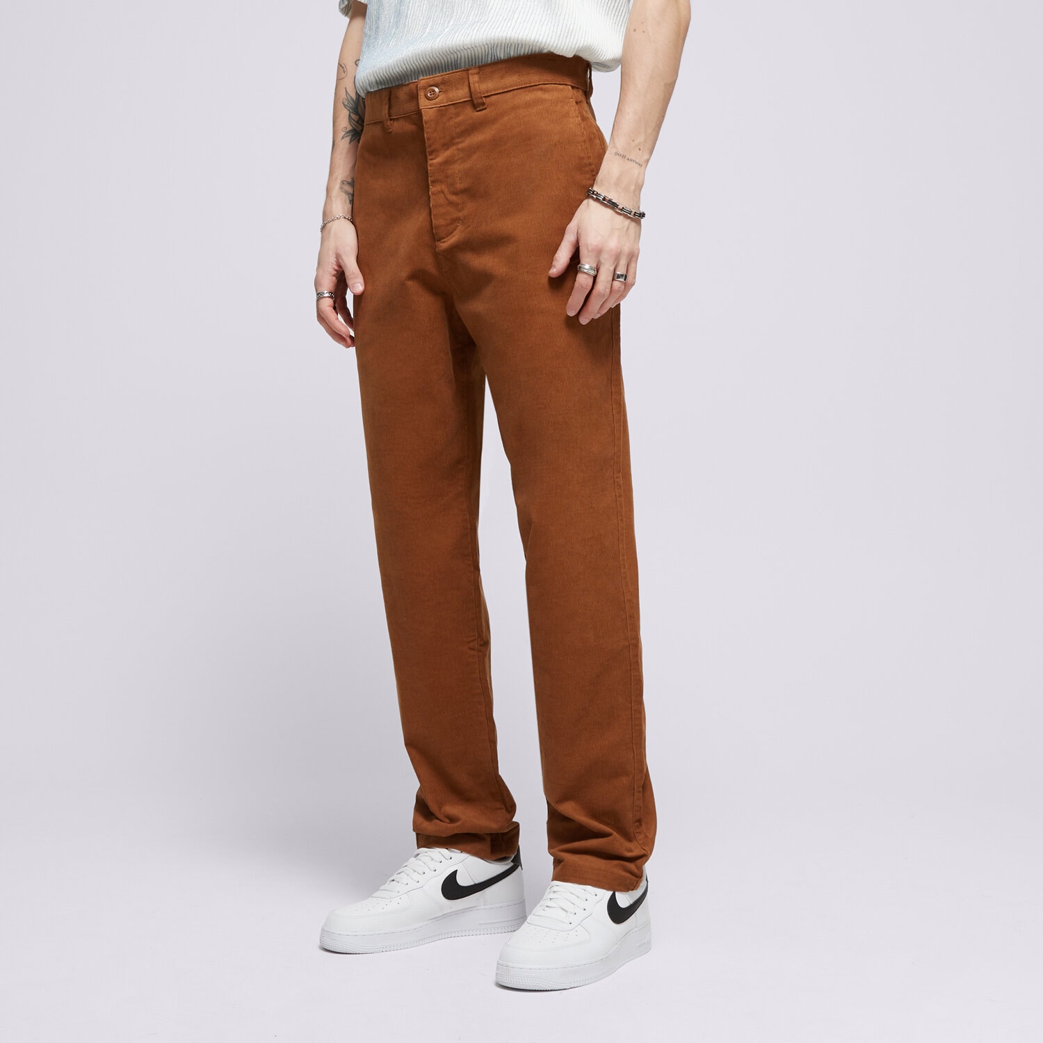 Bărbați pantaloni NIKE PANTALONI  M NK CLUB CHINO CORDUROY PANT FZ0786-281 Maro
