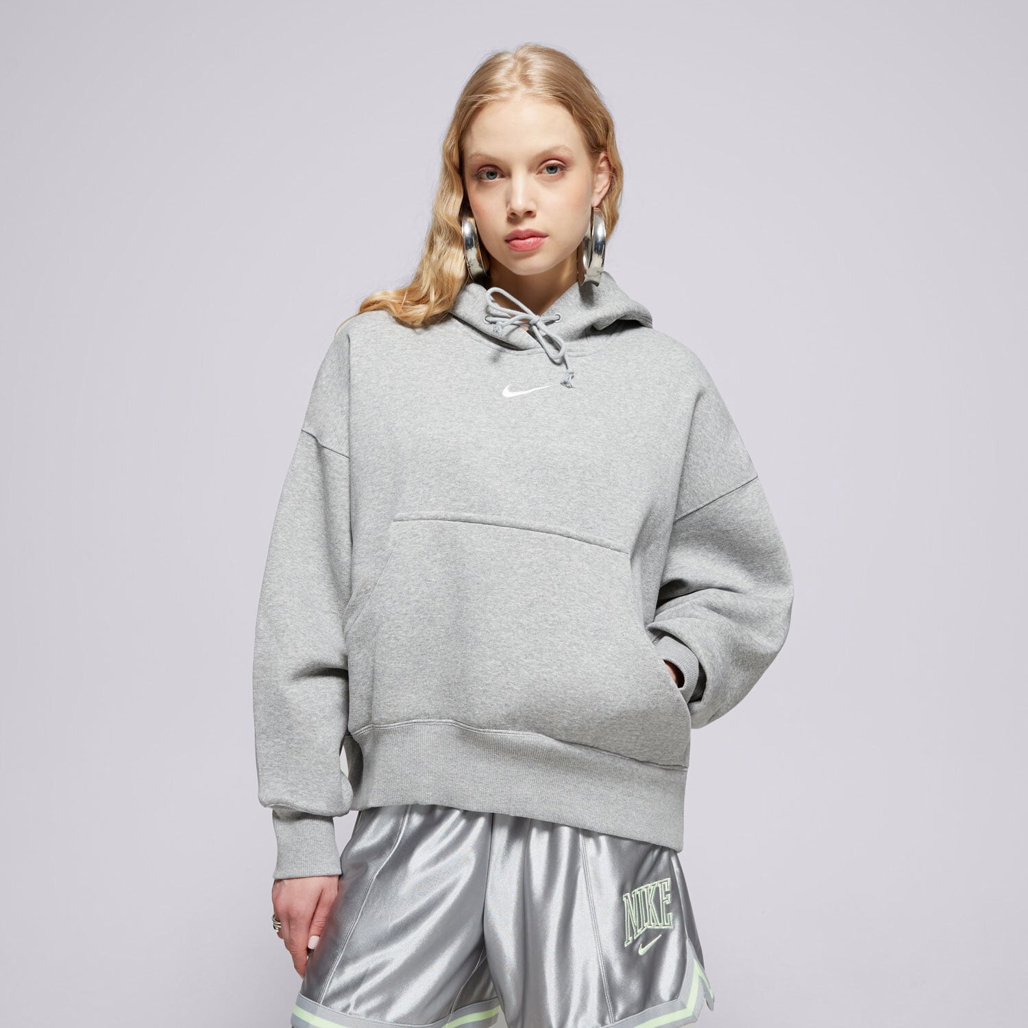 Femei bluză NIKE BLUZĂ CU GLUGĂ W NSW PHNX FLC OOS PO DQ5858-063 Gri