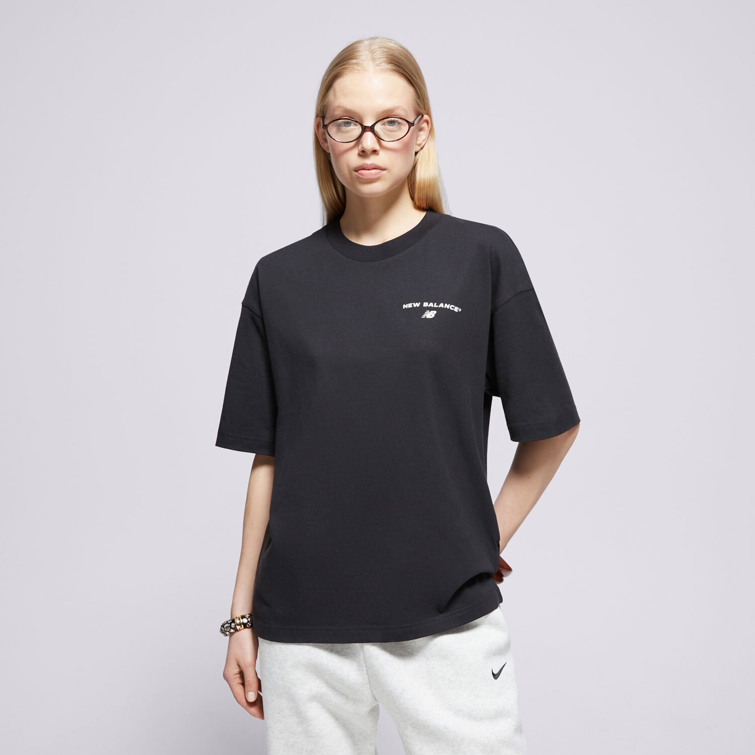 Femei tricou NEW BALANCE TRICOU REIMAGINED OVERSIZED WT51529BK Negru