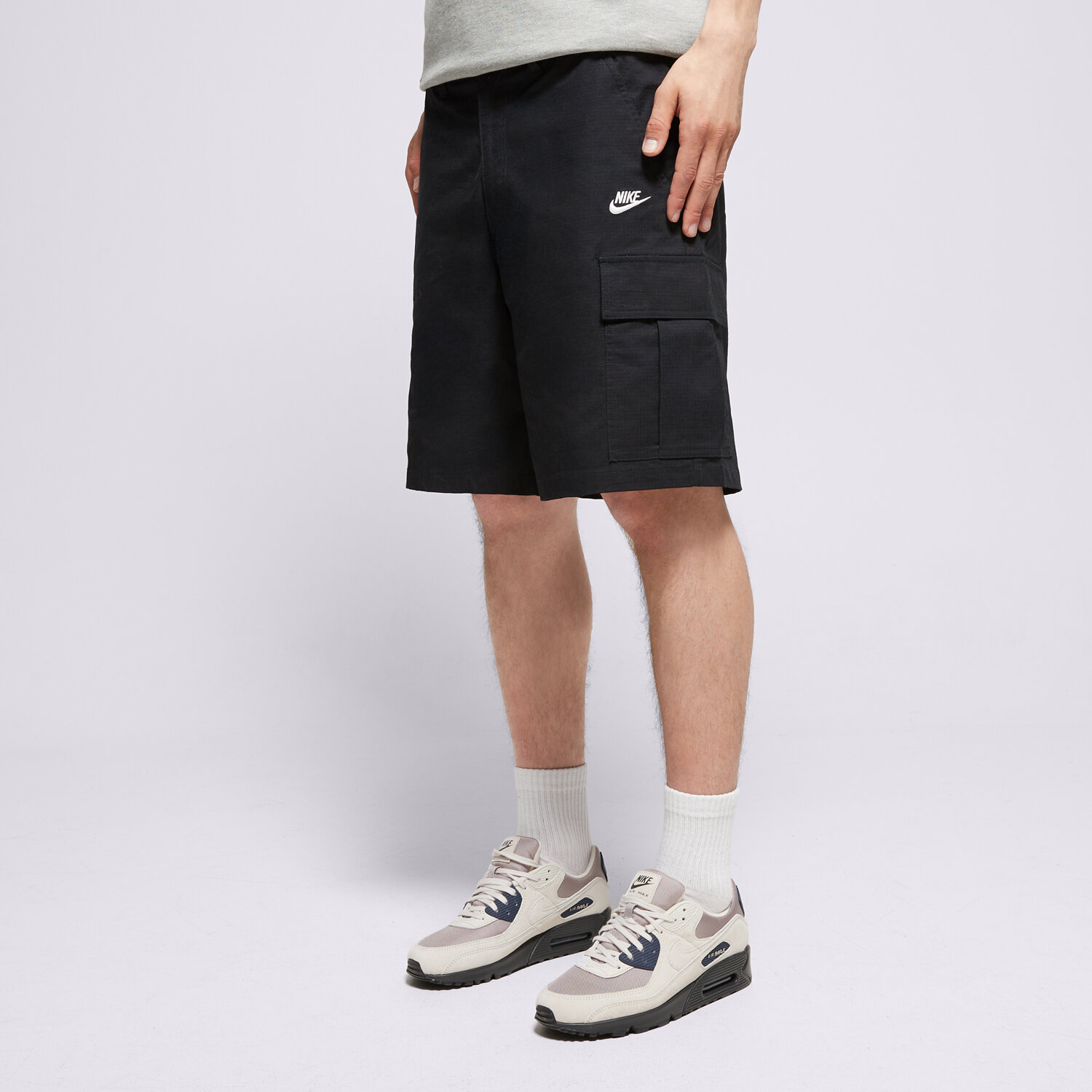 Femei pantaloni scurți NIKE PANTALONI SCURȚI M NK CLUB WVN CARGO SHORT FN3517-011 Negru