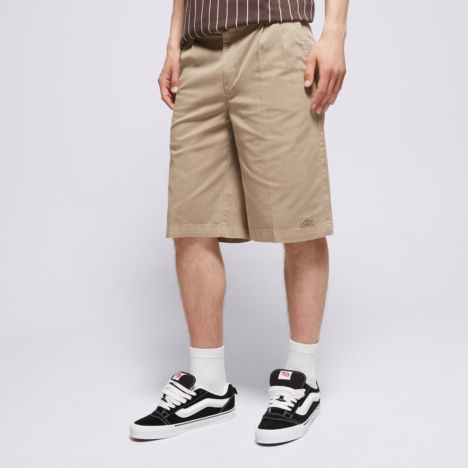 Femei pantaloni scurți DICKIES PANTALONI SCURȚI UNIONVILLE   13INCH WORK SHORT DK0A4Z830DS1 Bej