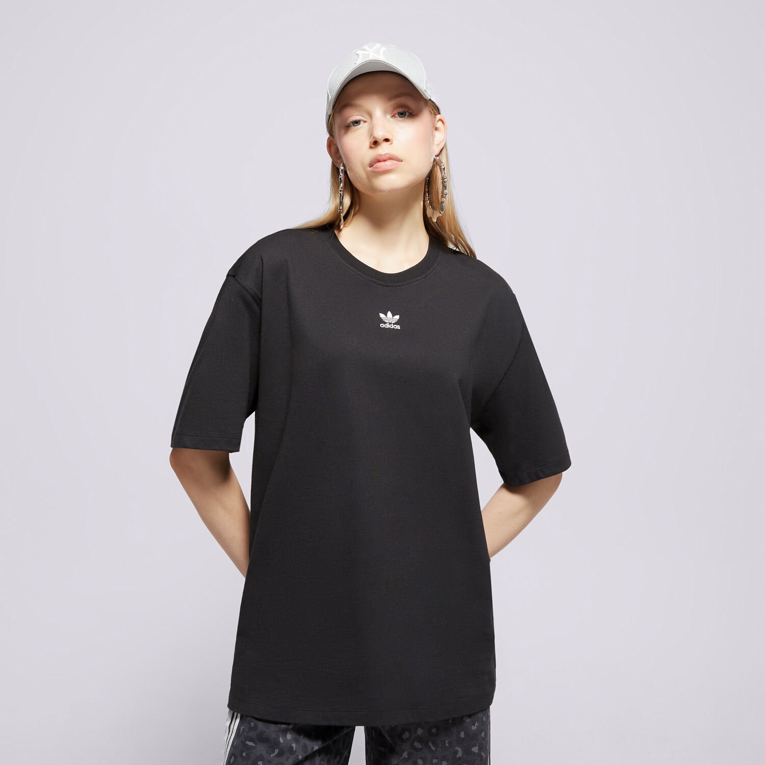 Femei tricou ADIDAS TRICOU ESS BOYFR TEE IY7321 Negru