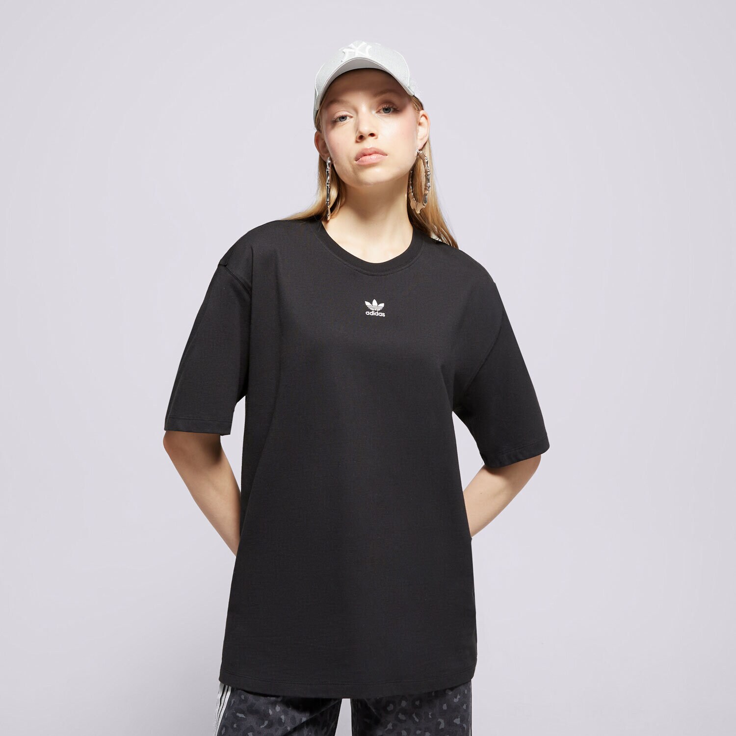 Femei tricou ADIDAS TRICOU ESS BOYFR TEE IY7321 Negru