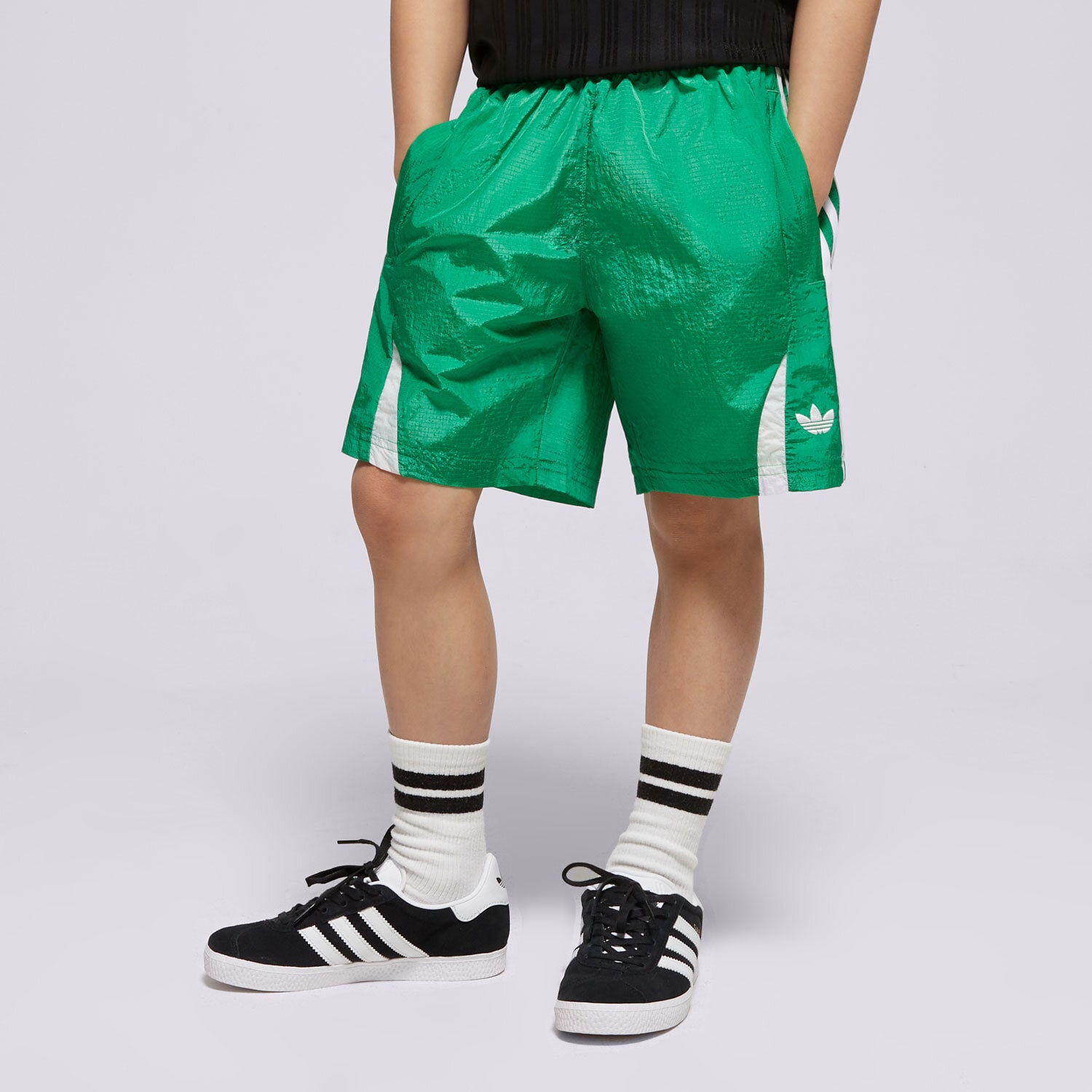 Pantaloni scurți și rochii pentru copii ADIDAS PANTALONI SCURȚI WOVEN SHORT BOYS JC9120 Verde