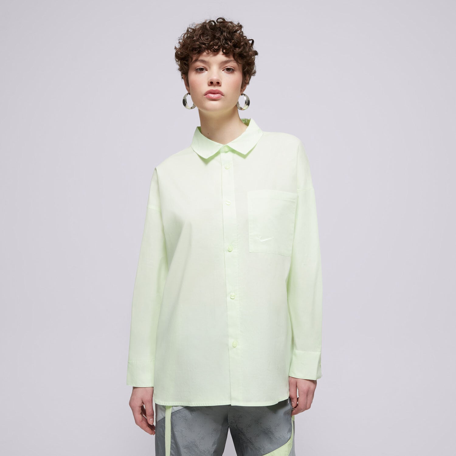 Femei tricou NIKE CĂMAșĂ W NSW NK CHLL PPLN LS BTN TOP HJ0715-701 Verde