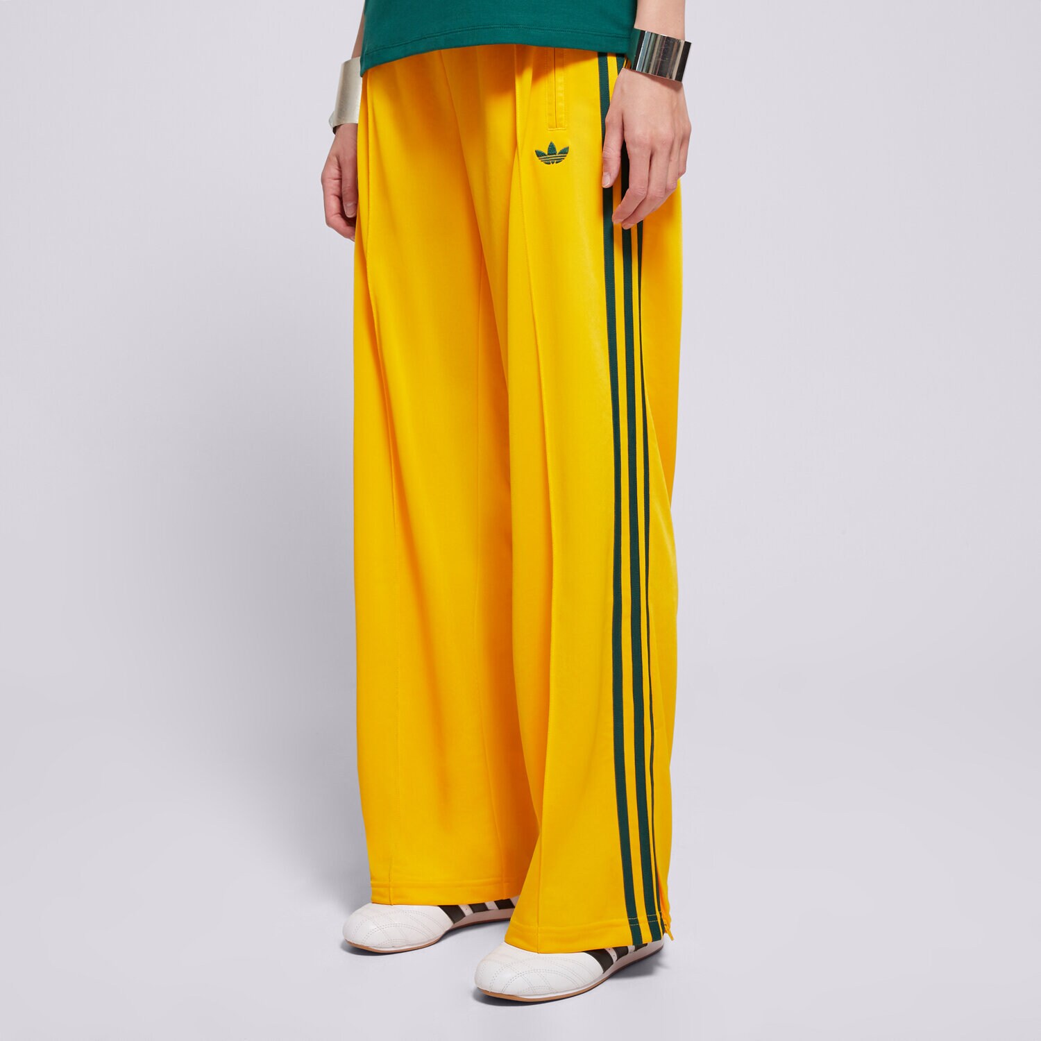 Femei pantaloni ADIDAS PANTALONI  FBIRD LOOSE JP2316 Galben