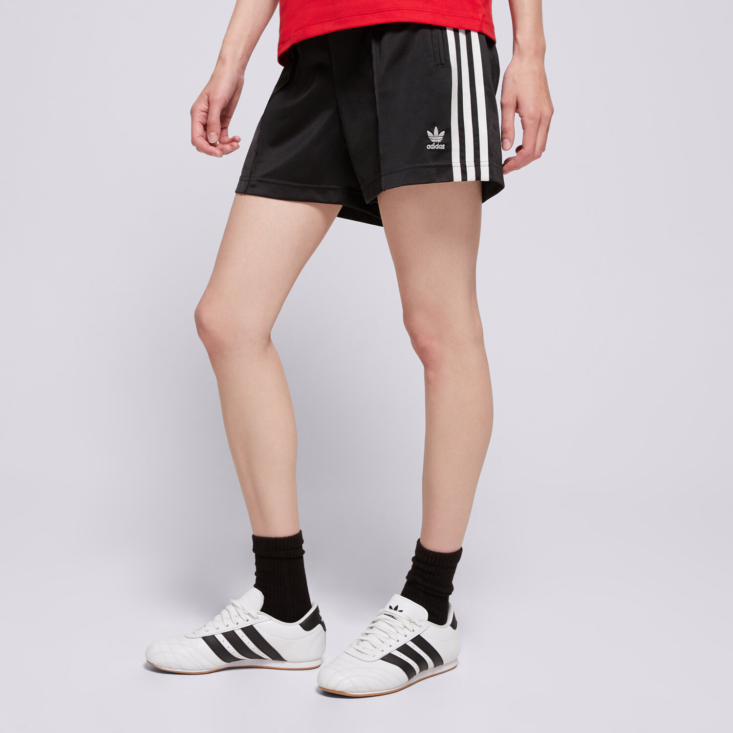 Femei pantaloni scurți ADIDAS PANTALONI SCURȚI FIREBIRD SHORT IU2425 Negru