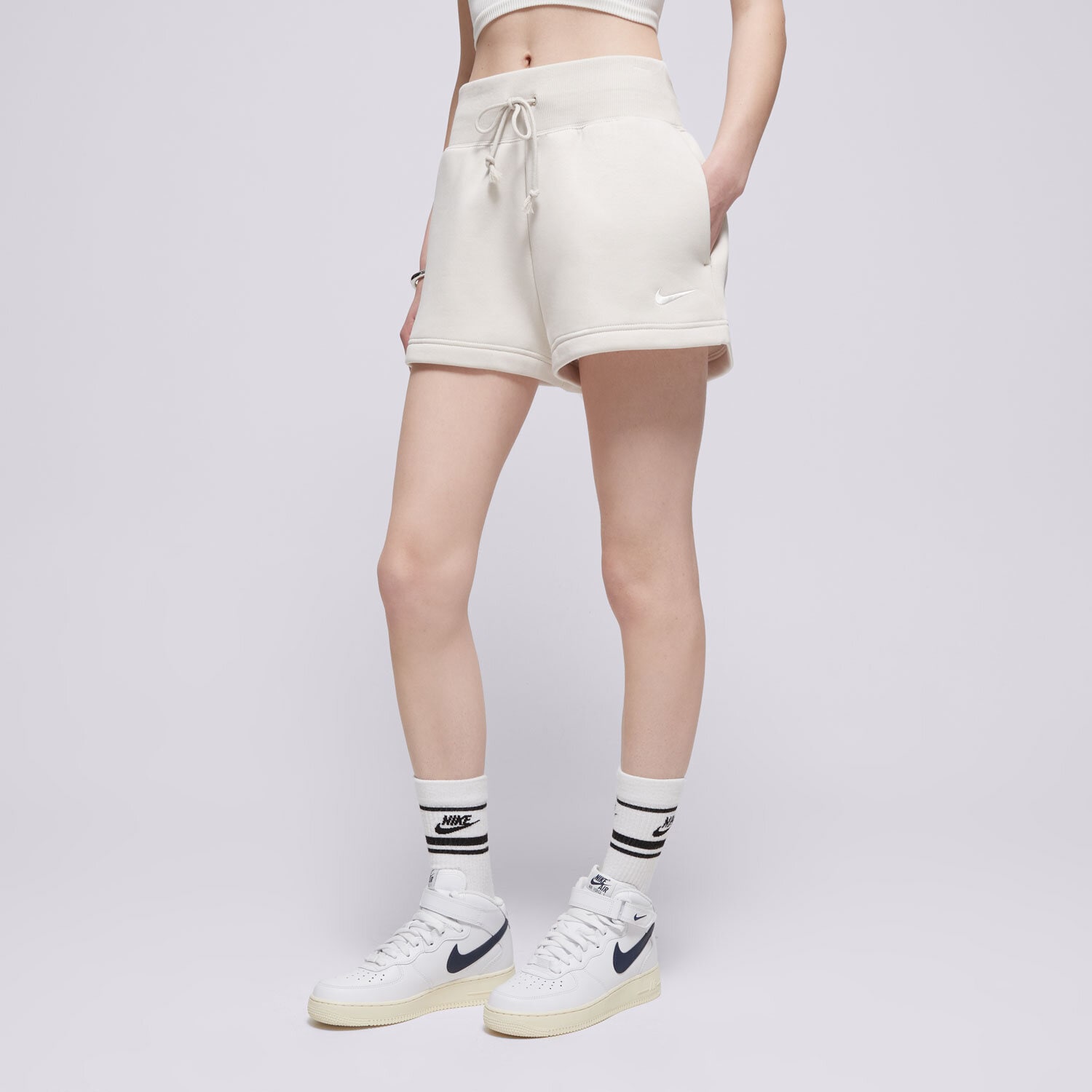 Femei pantaloni scurți NIKE PANTALONI SCURȚI W NSW PHNX FLC HR SHORT FD1409-104 cremă