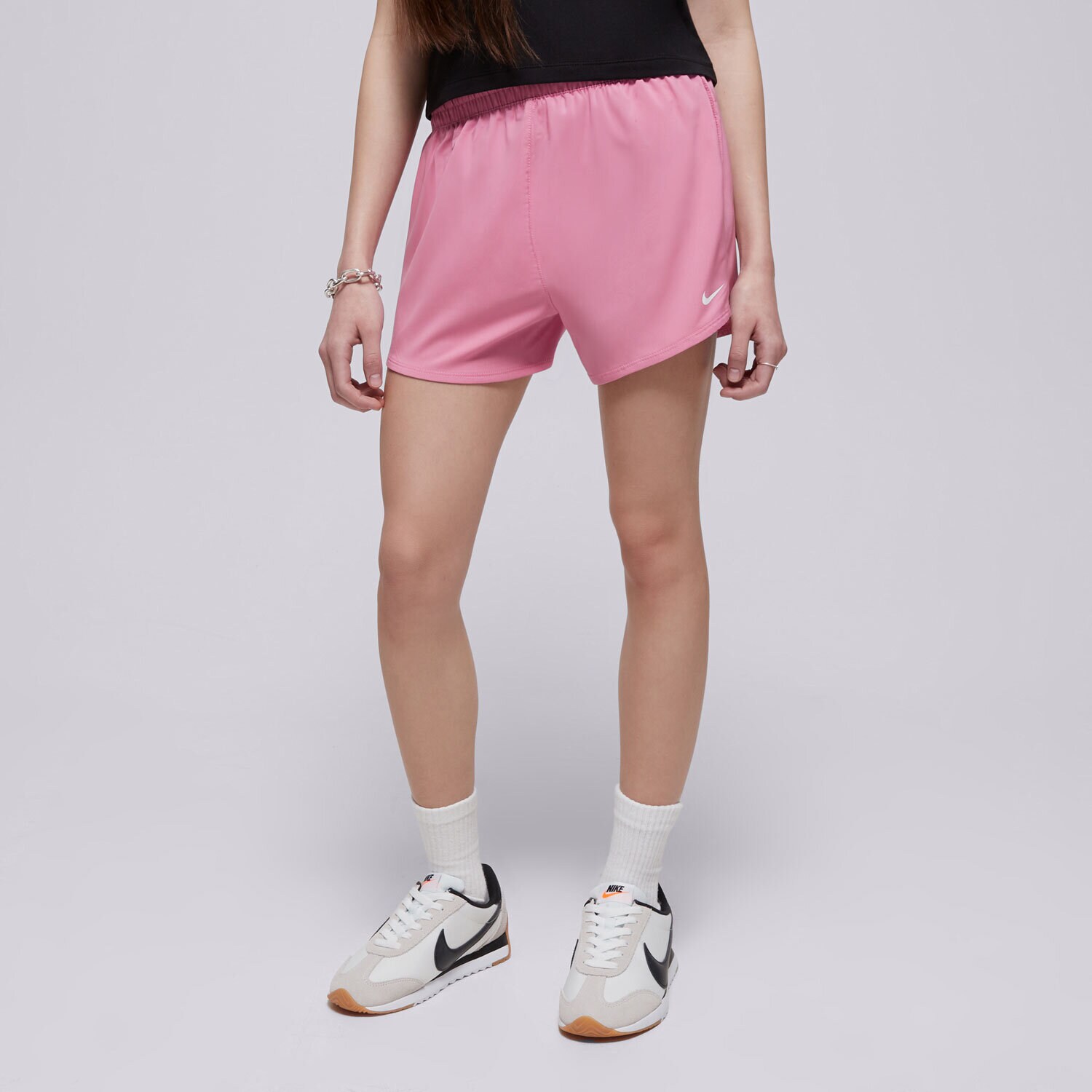 Pantaloni scurți și rochii pentru copii NIKE PANTALONI SCURȚI G NK DF ONE WVN HR SHORT GIRL DX4967-646 Roz