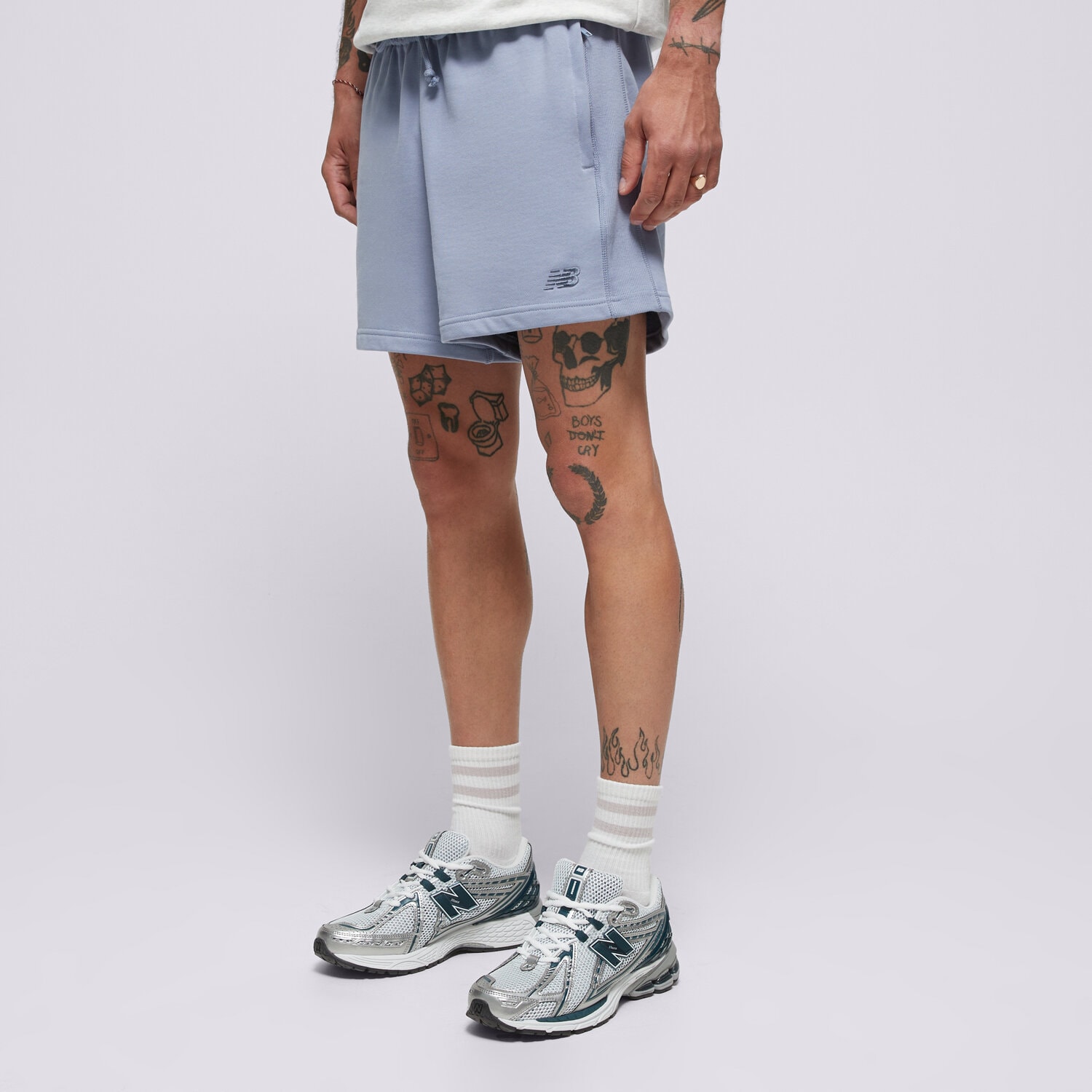 Femei pantaloni scurți NEW BALANCE PANTALONI SCURȚI ATHLETICS   FRENCH TERRY SHORT MS41511DUS Albastru