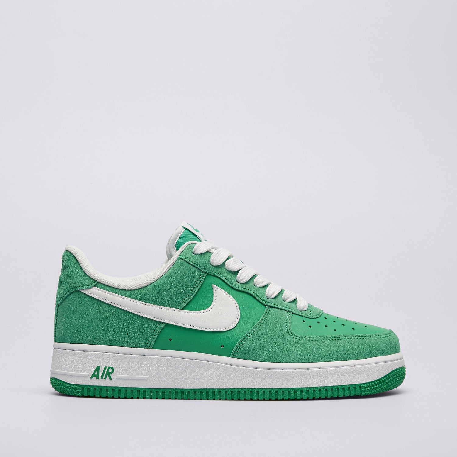 Barbați pantofi sport NIKE AIR FORCE 1 '07 LV8 IB6388-300 Verde