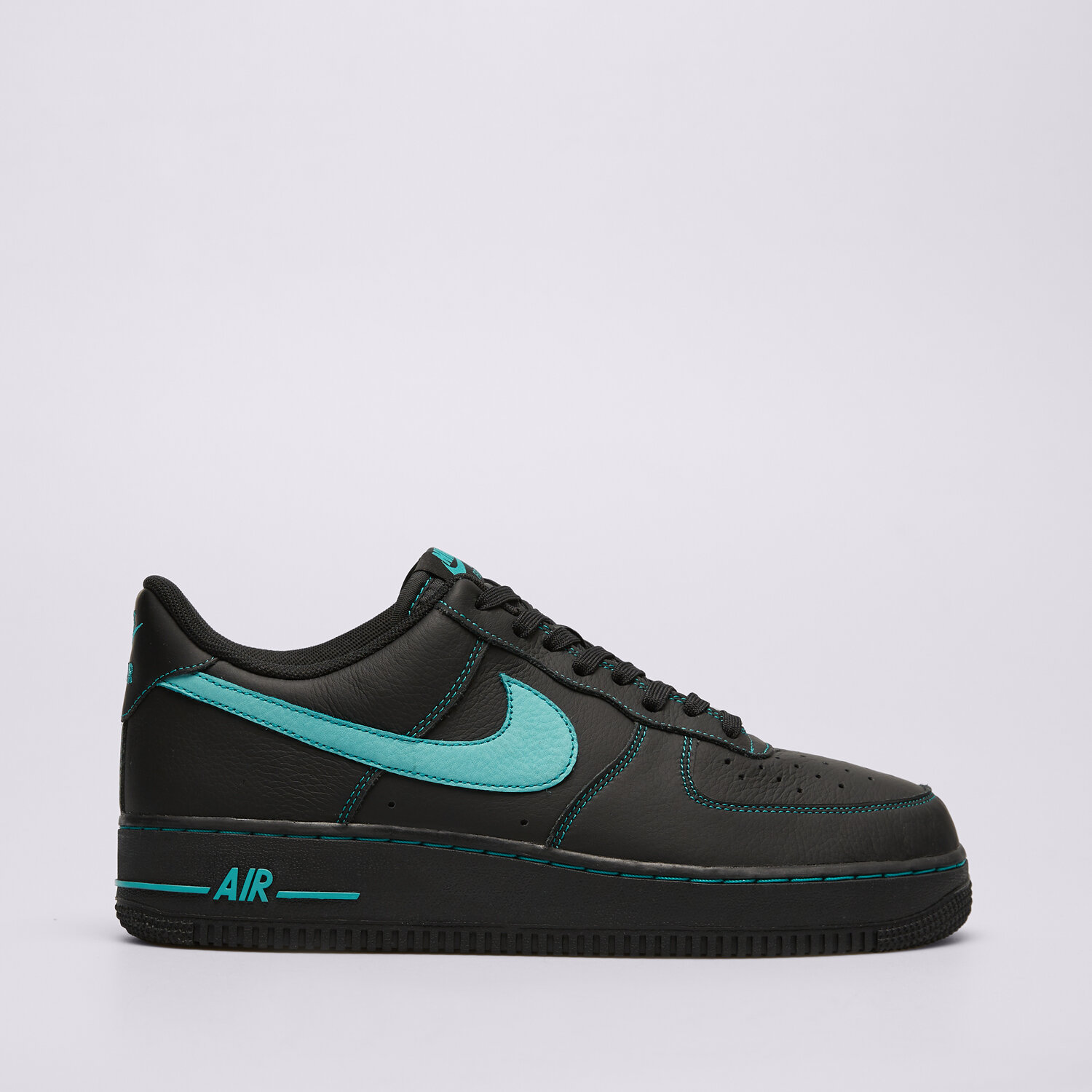 Barbați pantofi sport NIKE AIR FORCE 1 '07 LV8 HQ2037-002 Negru