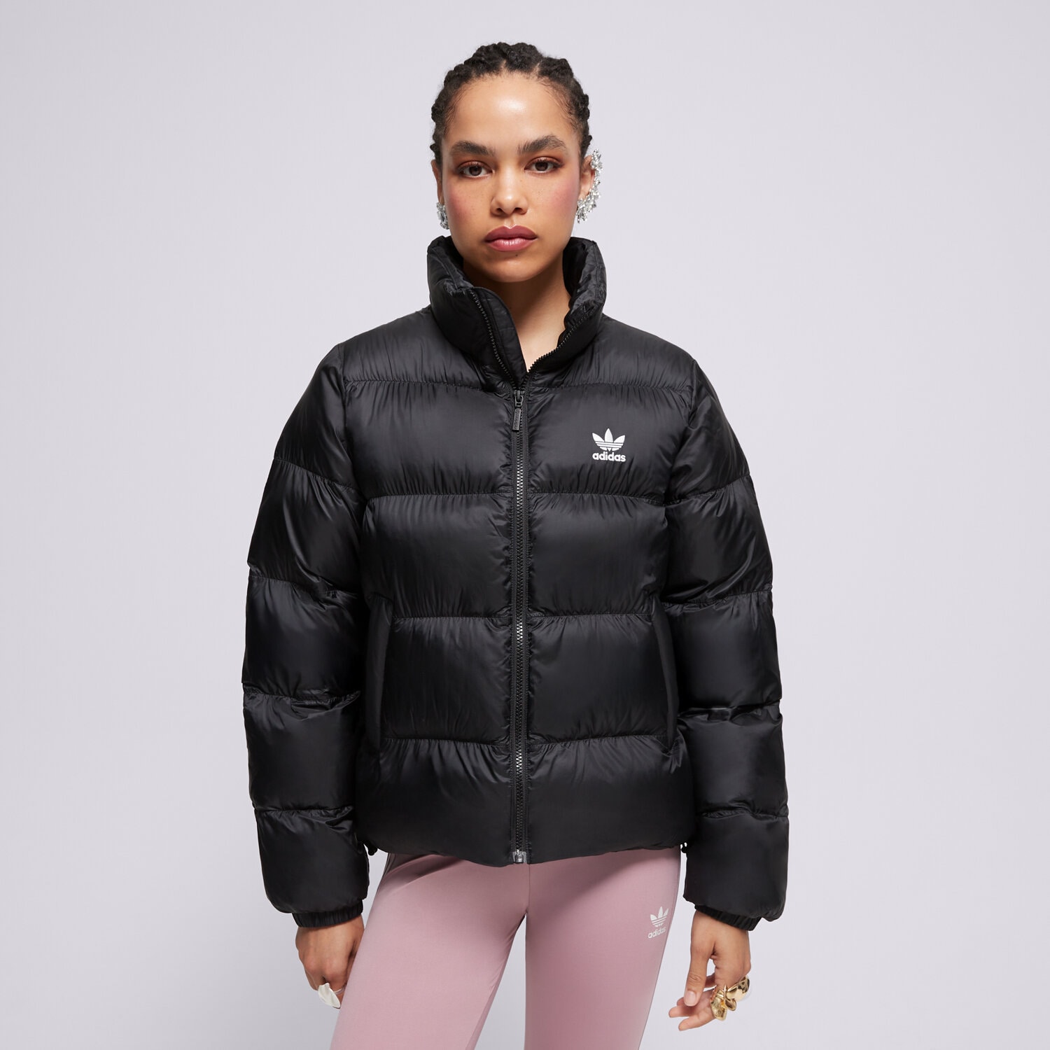 Femei geacă de iarnă ADIDAS JACHETĂ CU PUF SHORT PUFFER JD0420 Negru