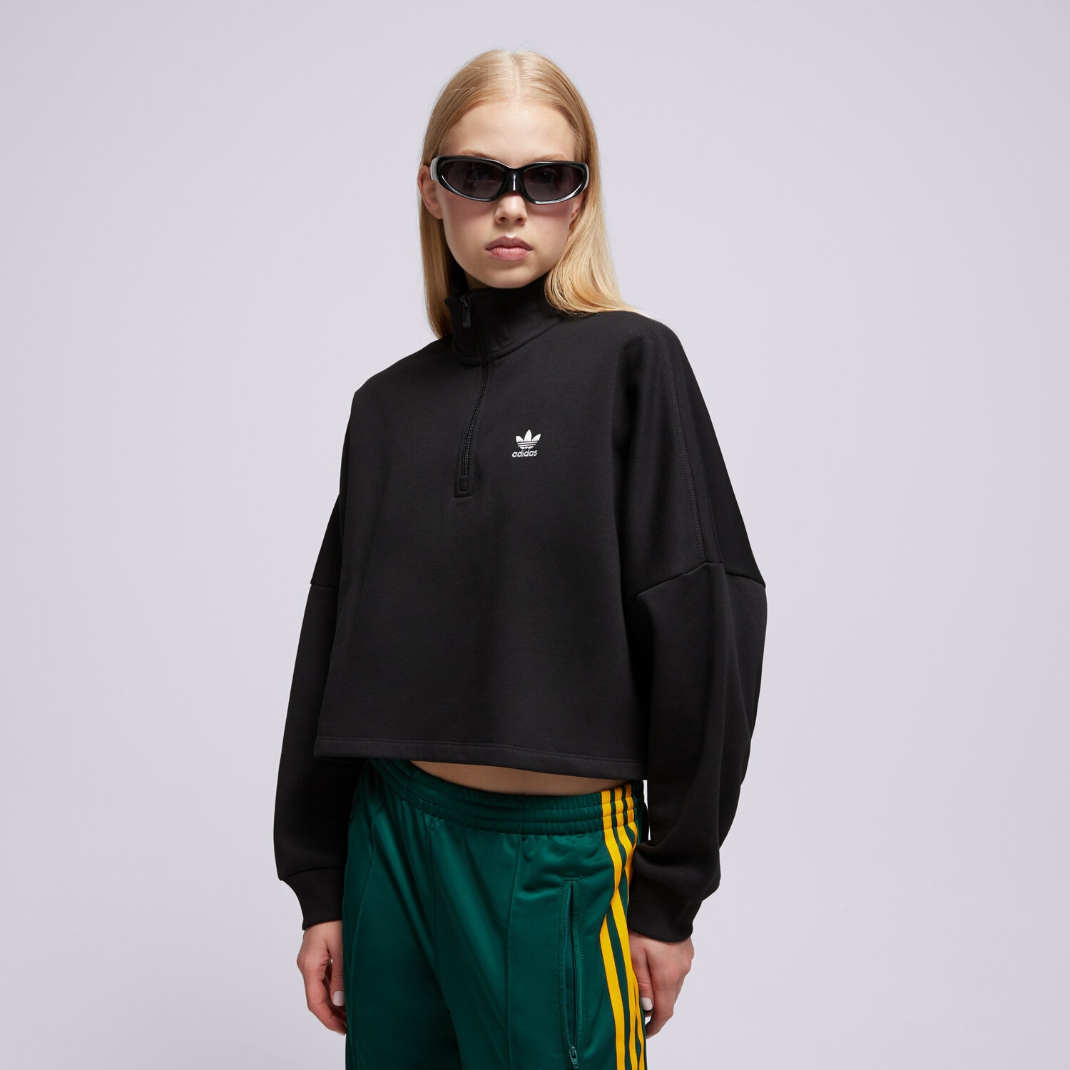 Femei bluză ADIDAS BLUZĂ ESS HALF ZIP FL IW0951 Negru