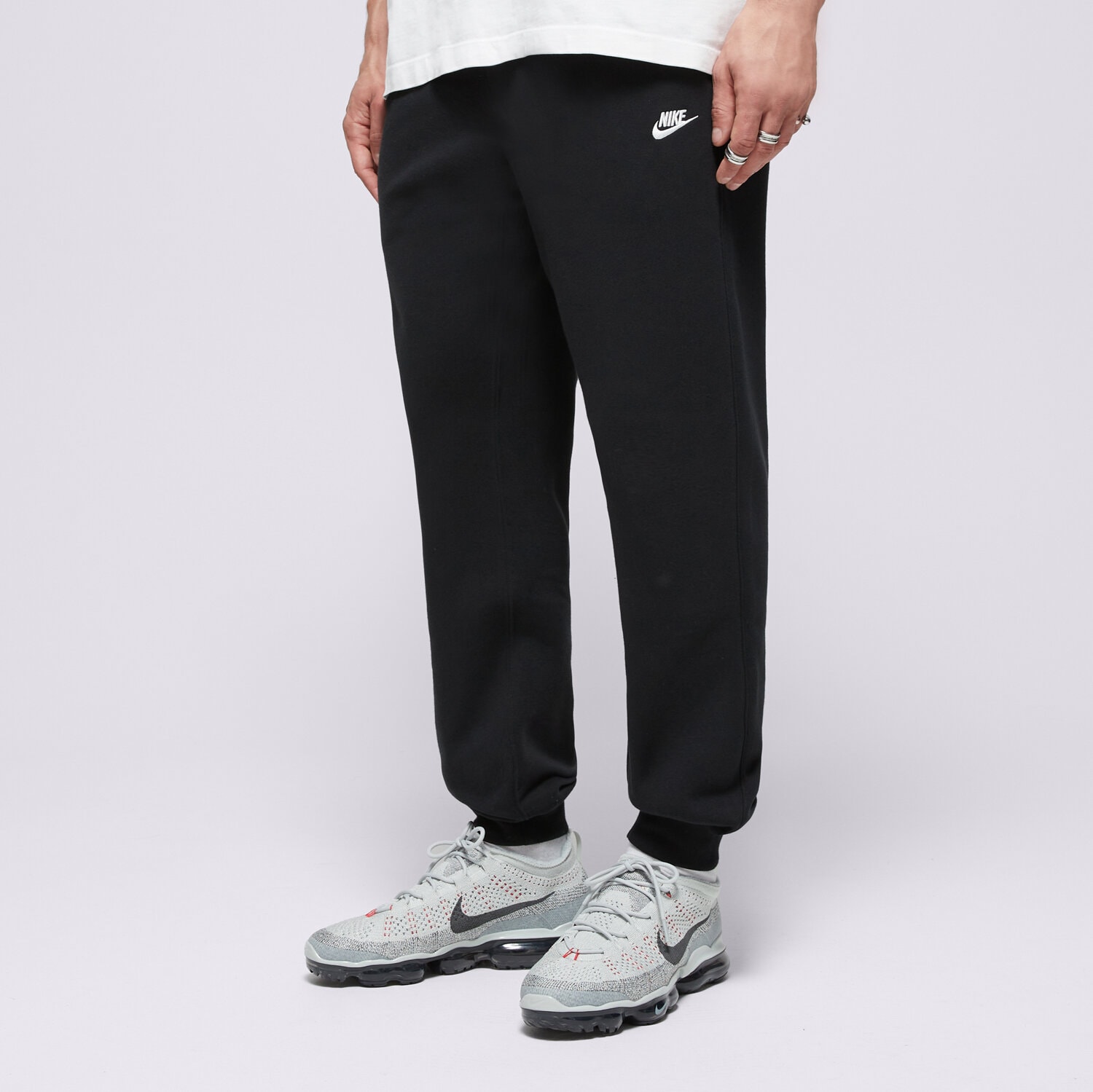 Bărbați pantaloni NIKE PANTALONI  M NK CLUB BB JOGGER FN3787-010 Negru