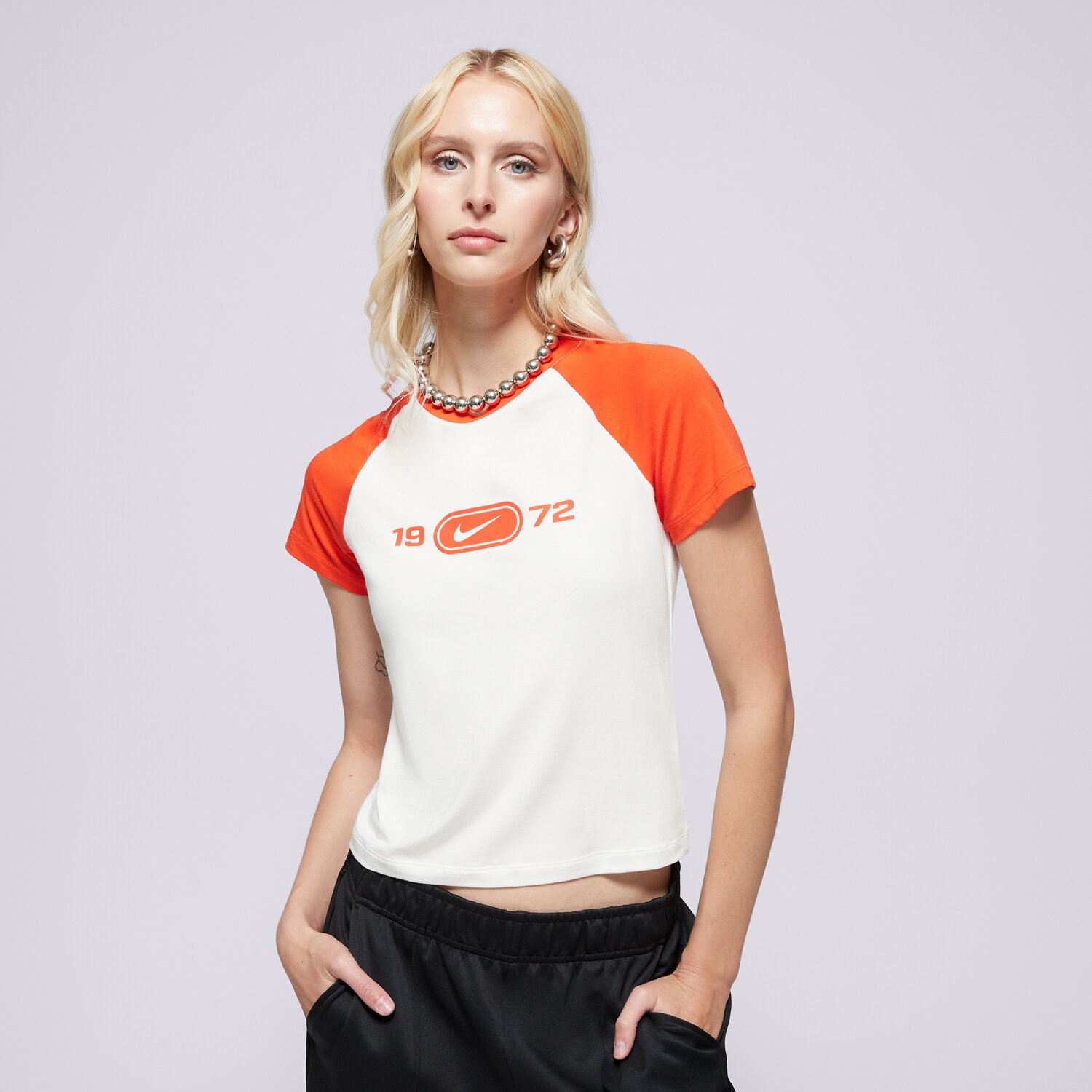 Femei tricou NIKE TRICOU W NSW NK CHLL KNT TEE RGLN HV4992-133 cremă