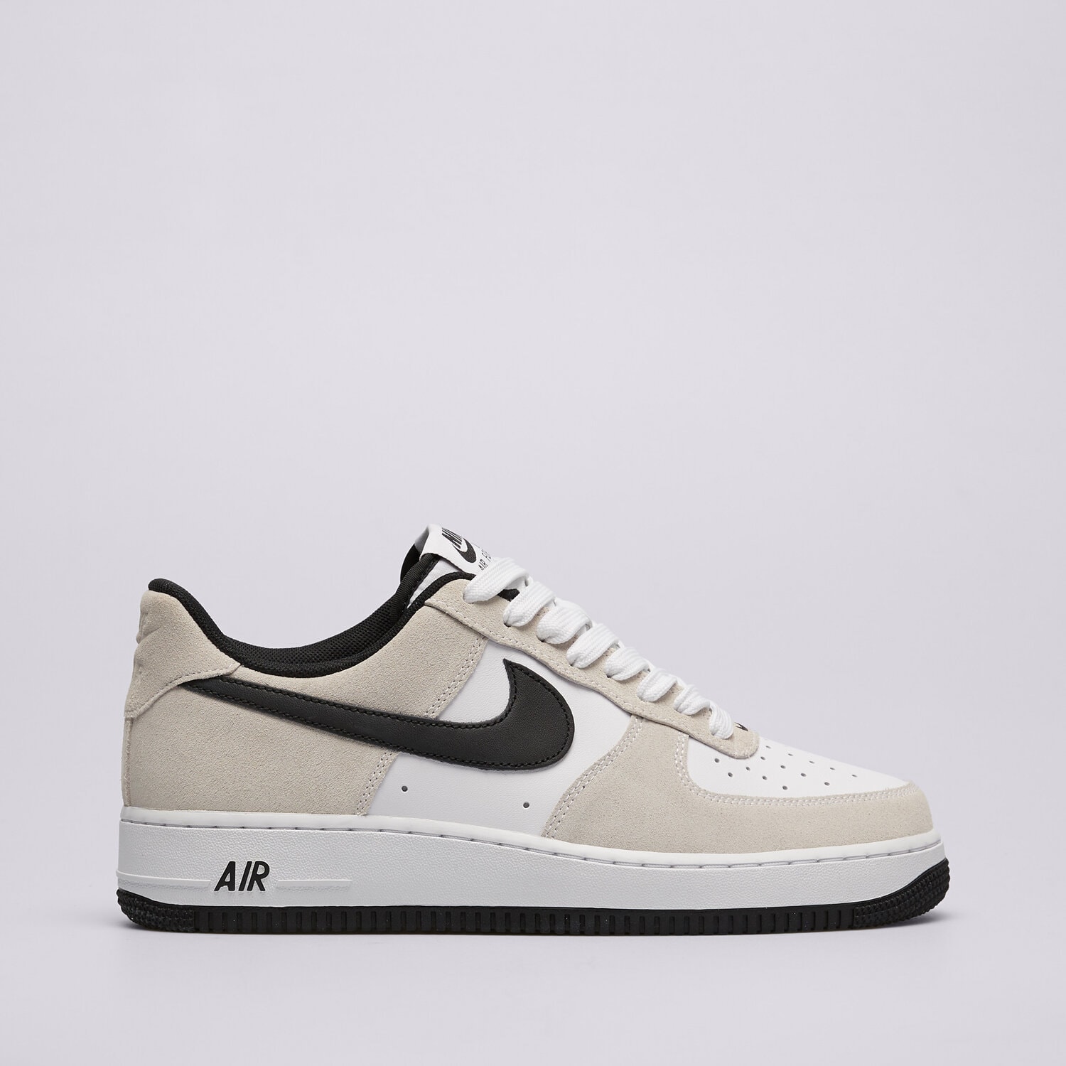 Barbați pantofi sport NIKE AIR FORCE 1 '07 LV8 IB6388-100 Alb