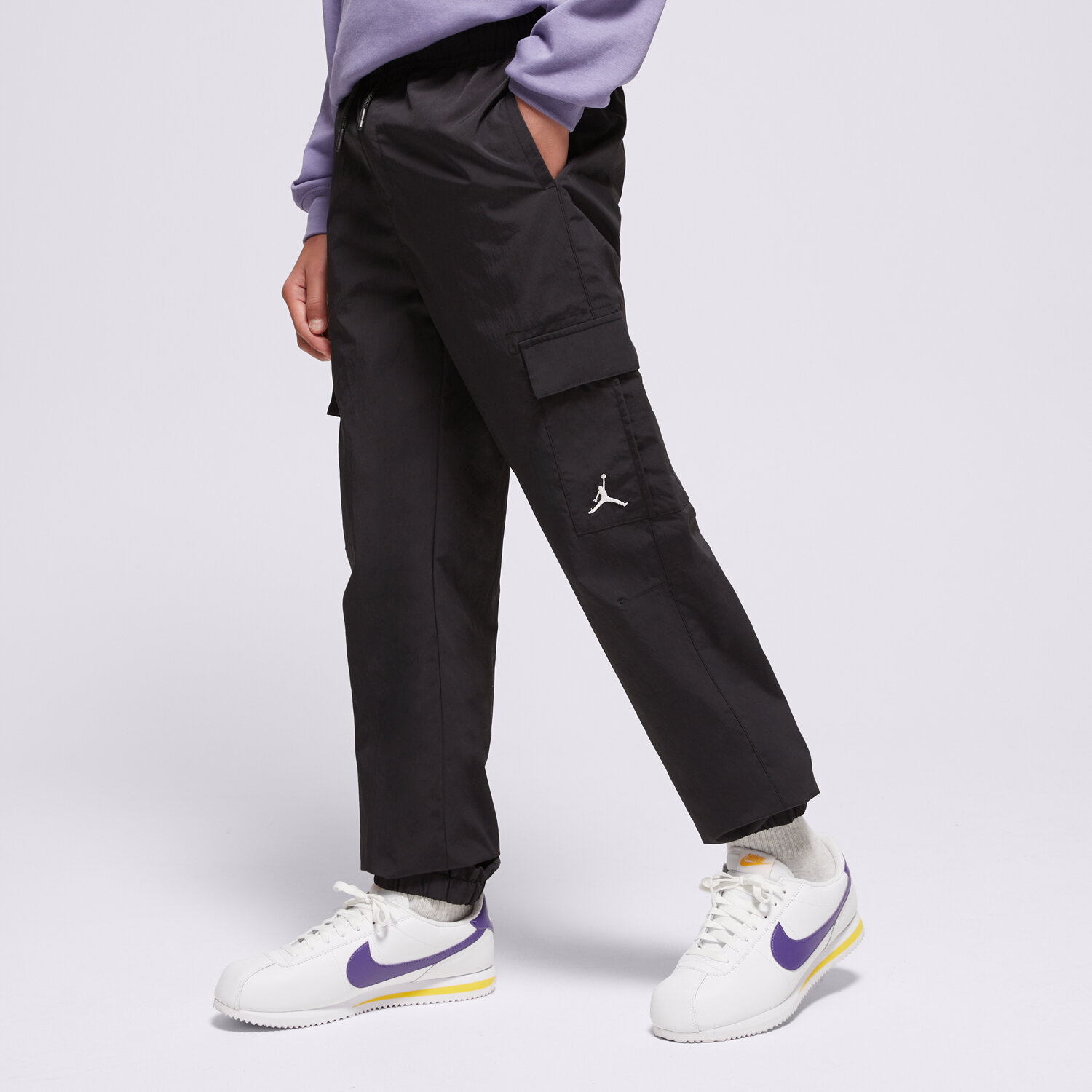 Pantaloni pentru copii JORDAN DOUBLE CARGO PANT BLK 95D379-023 Negru