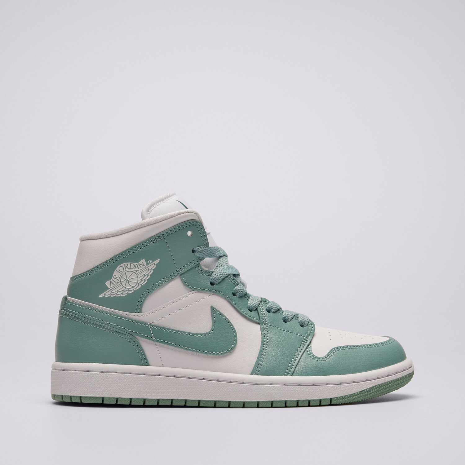 Femei pantofi sport WMNS AIR JORDAN 1 MID BQ6472-138 Alb