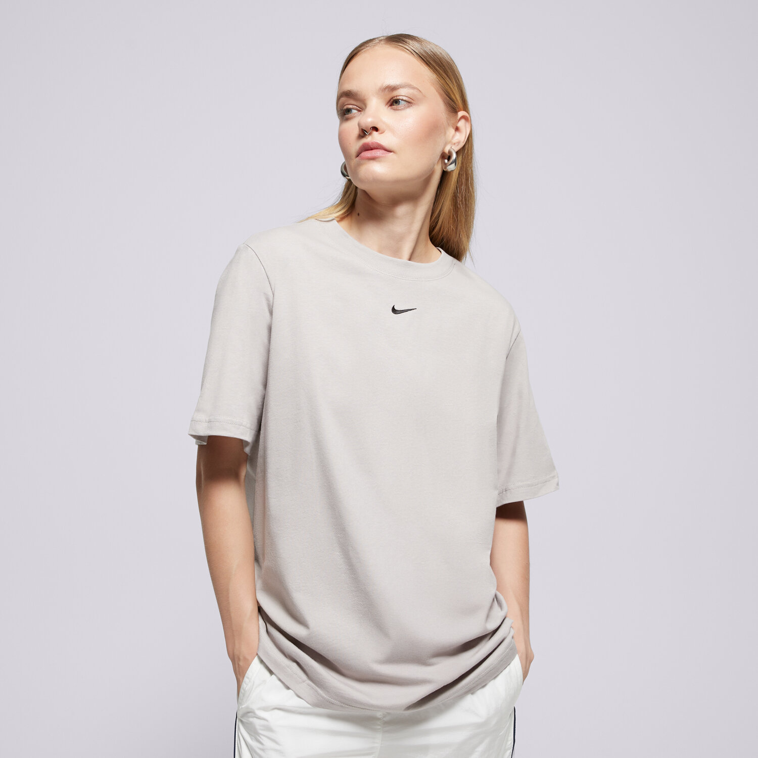Femei tricou NIKE TRICOU W NSW ESSENTIALS LBR FD4149-009 Gri