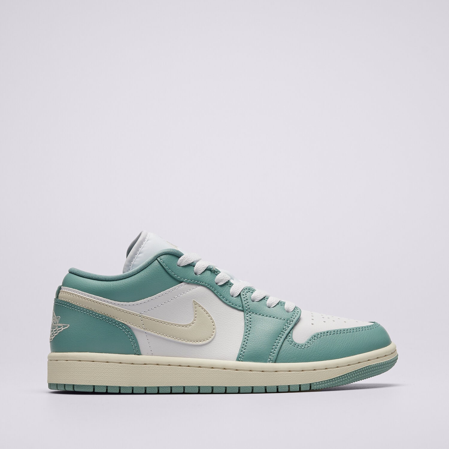 Femei pantofi sport WMNS AIR JORDAN 1 LOW DC0774-138 Alb