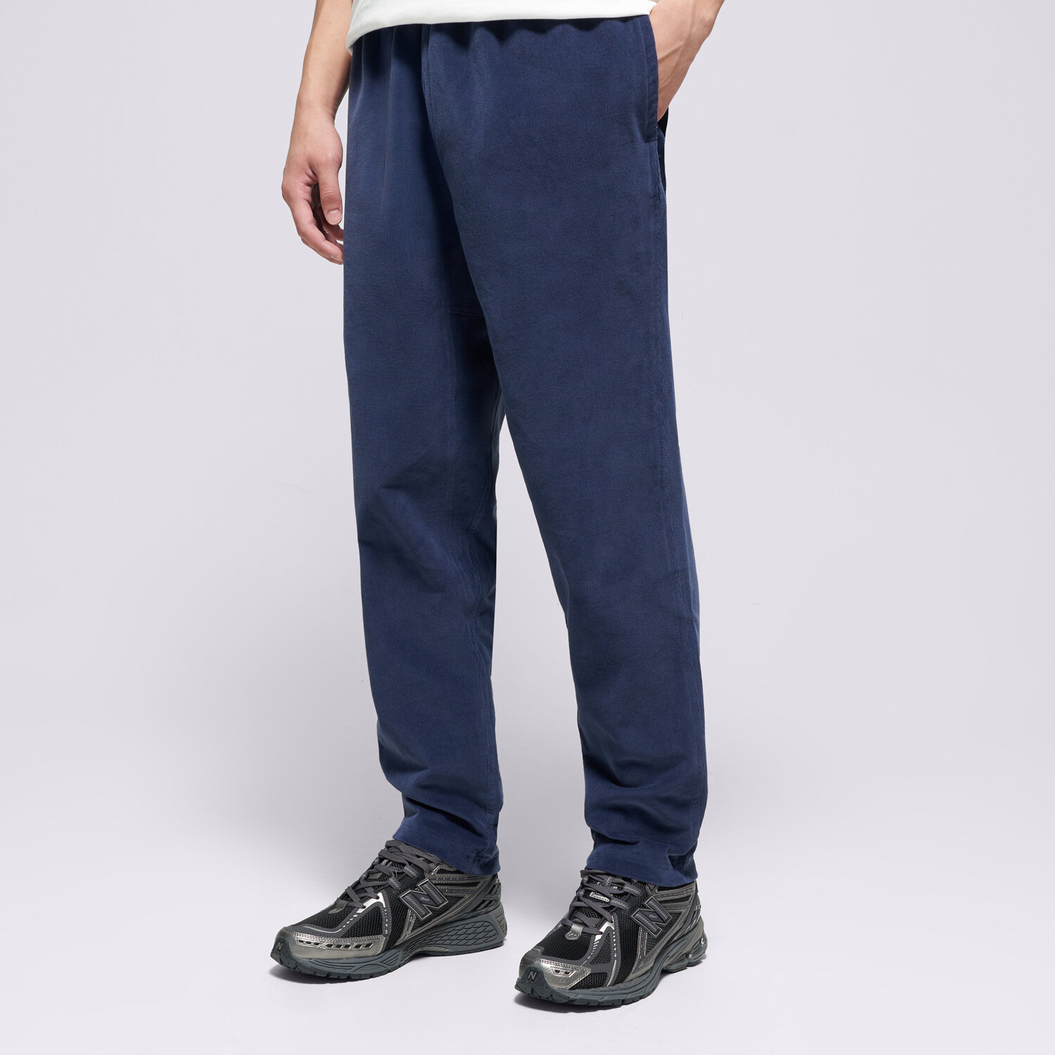 Bărbați pantaloni NEW BALANCE PANTALONI  STRETCH CORDUROY PANT MP53521NNY Bleumarin