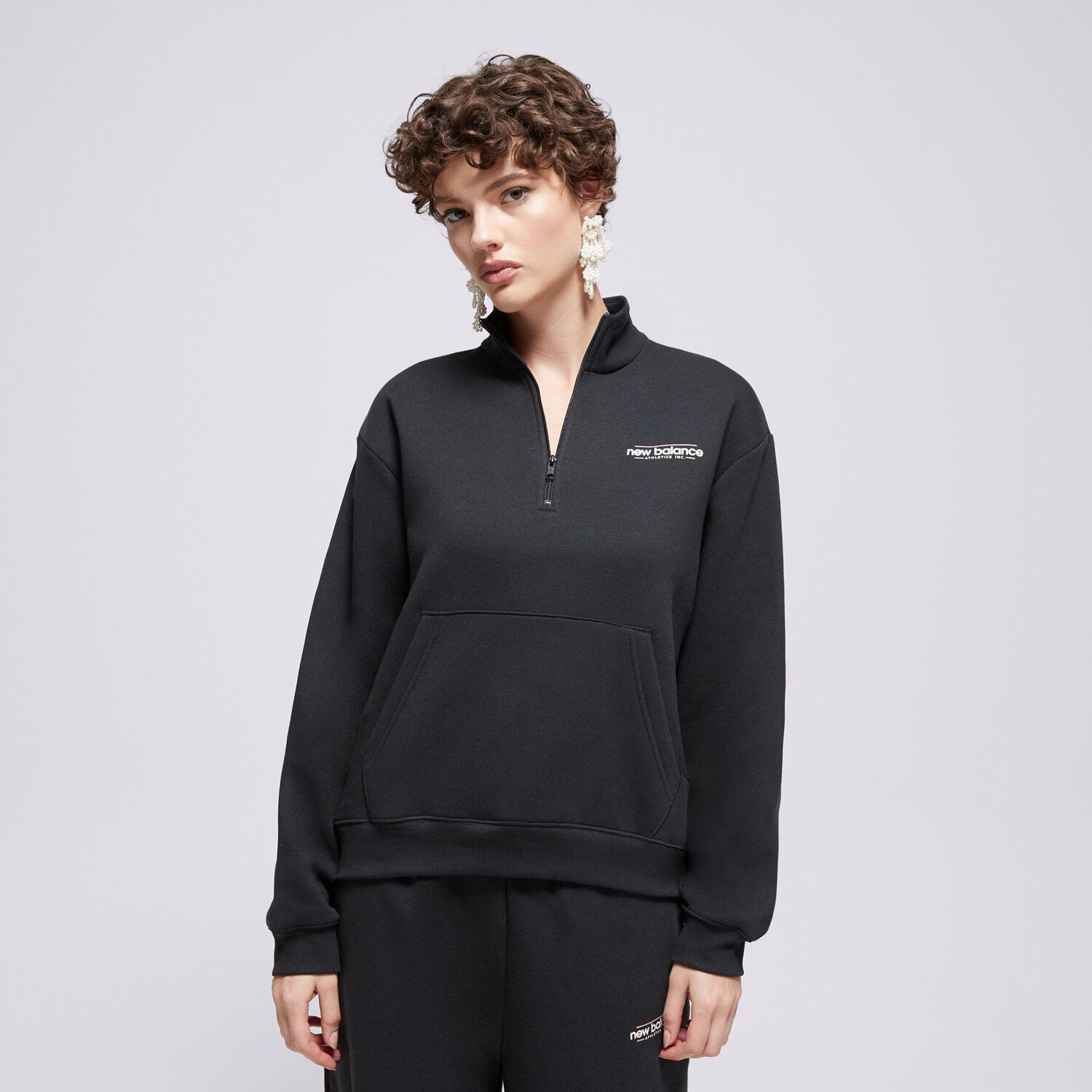Femei bluză NEW BALANCE BLUZĂ REIMAGINED FLEECE HALF ZIP WT53513BK Negru