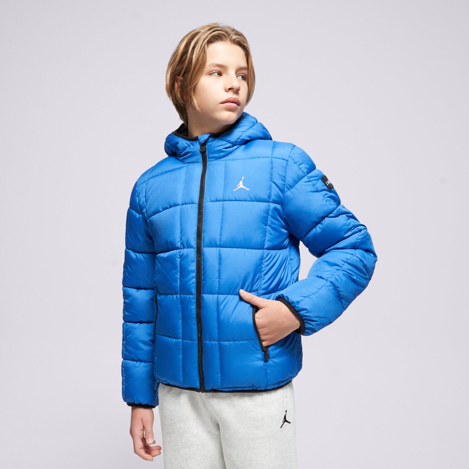 Jachetă de sezon pentru copii (primăvară/toamnă) JORDAN JACHETĂ JDN ESSENTIAL MDWT PUFFER BOY 95F009-BB7 Albastru