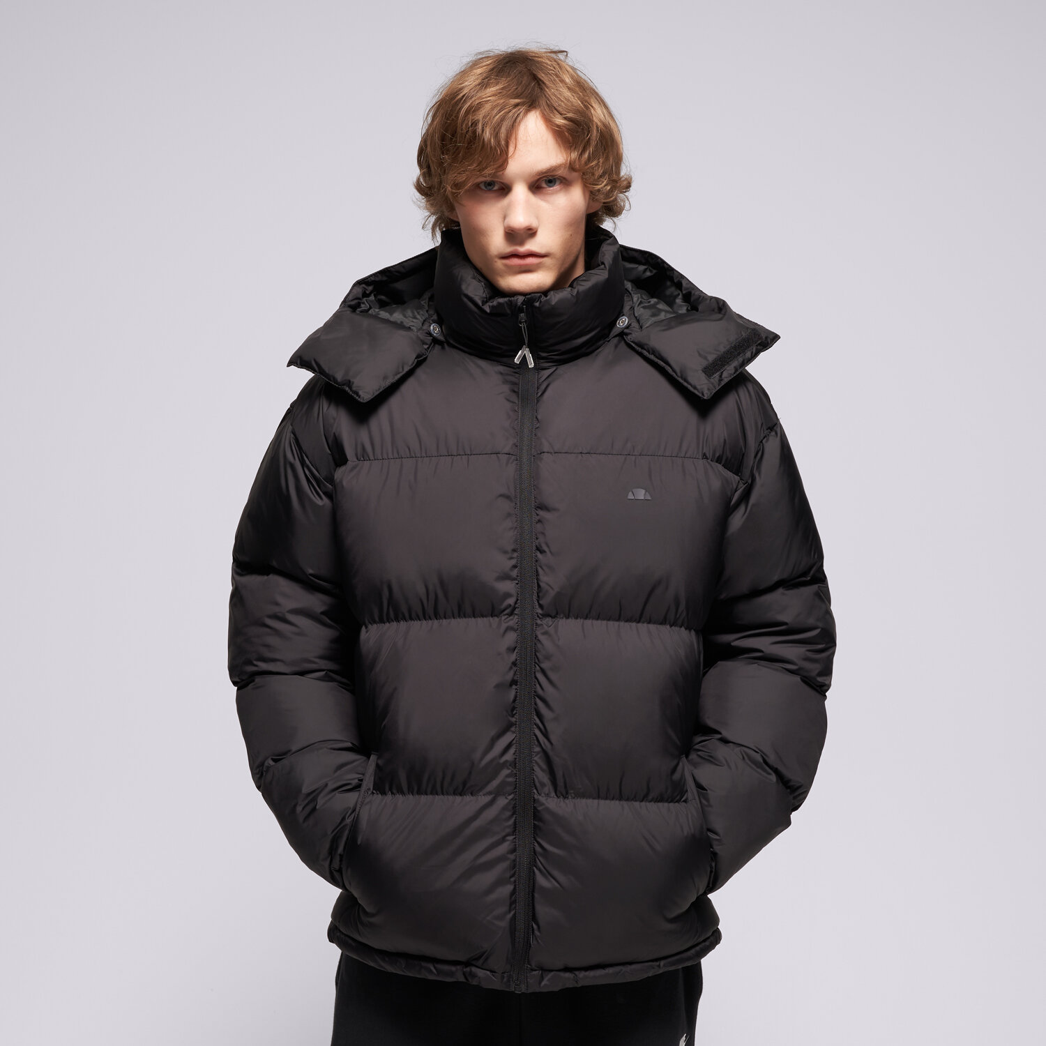 Bărbați eacă de iarnă ELLESSE JACHETĂ CU PUF DOMINICIS PADDED BLK JACKET SHB23617015 Negru