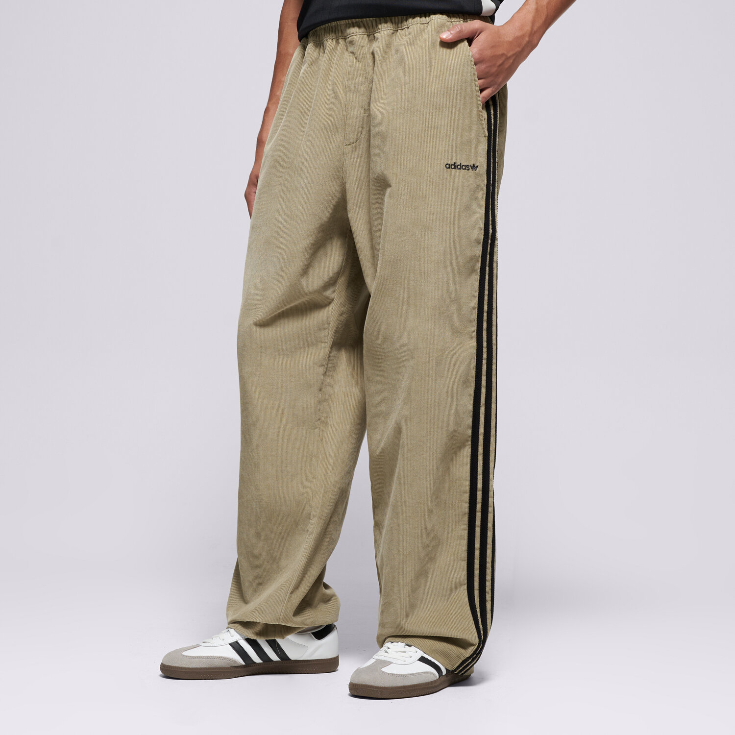 Bărbați pantaloni ADIDAS PANTALONI  CORD PANT KA0623 Bej