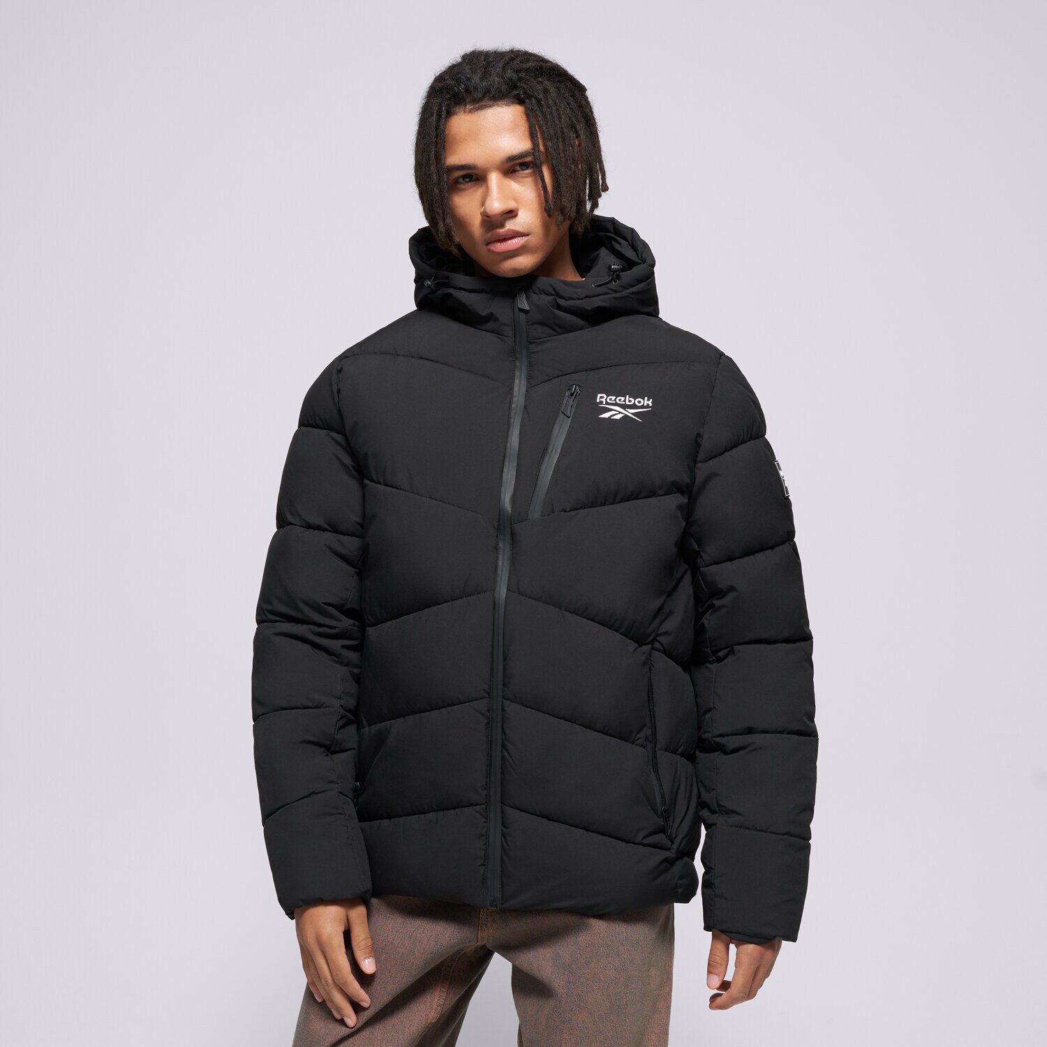 Bărbați eacă de iarnă REEBOK JACHETĂ DE IARNĂ STRETCH PUFFER JACKET OMRB1567_BLACK Negru
