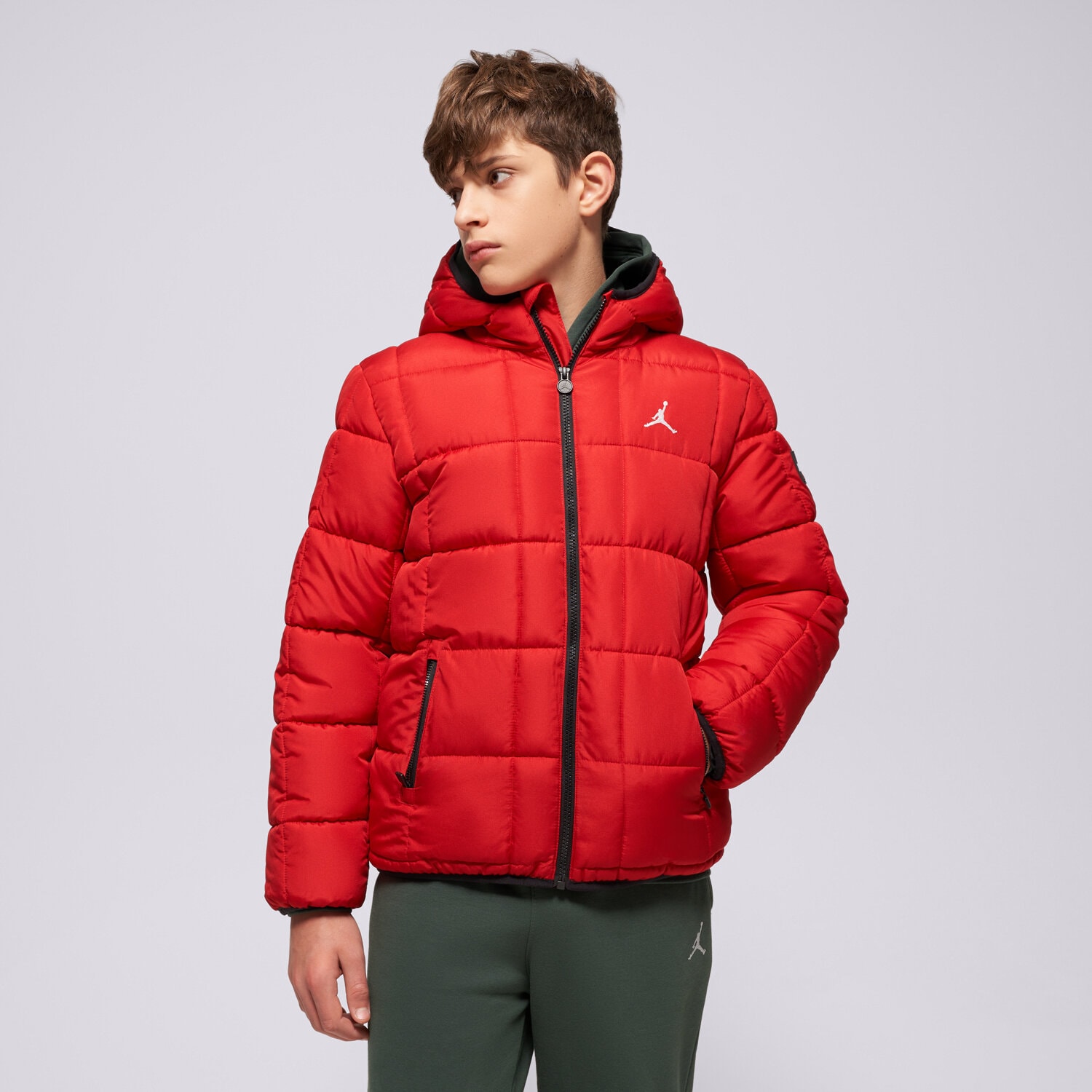 Jachetă de sezon pentru copii (primăvară/toamnă) JORDAN JACHETĂ CU PUF ESSENTIAL MDWT PUFFER BOY 95F009-R78 Roșu
