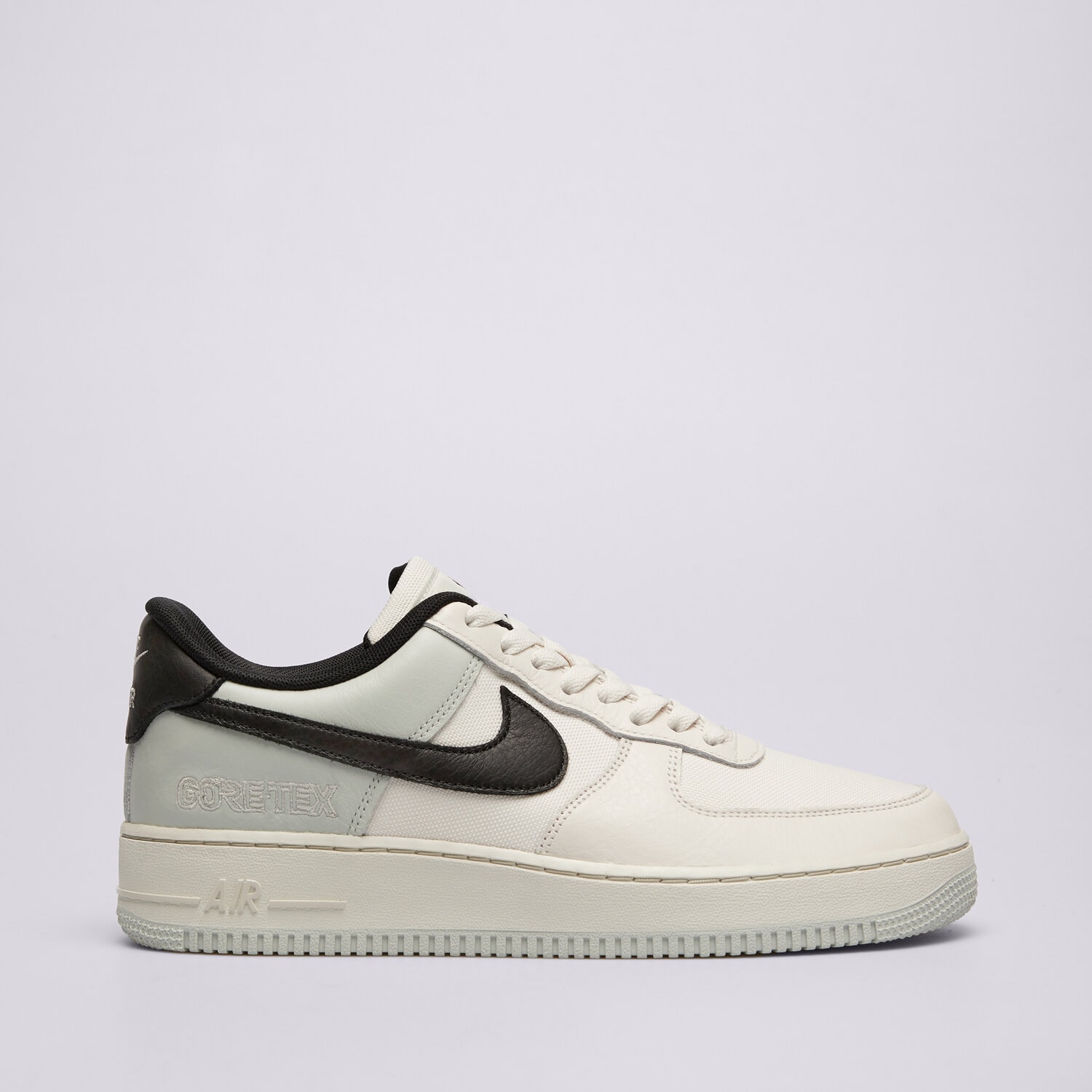 Barbați pantofi sport NIKE AIR FORCE 1 GTX CK2630-004 Alb