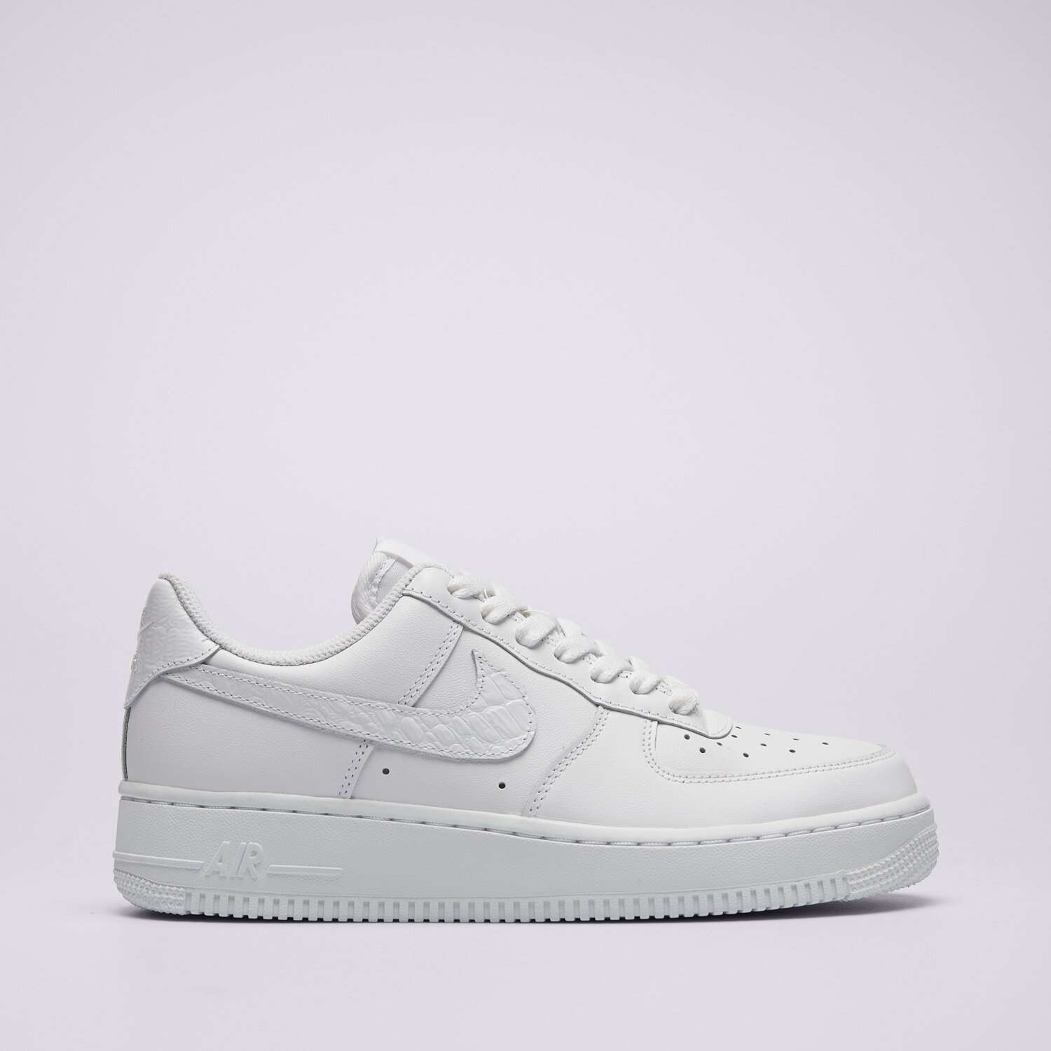 Femei pantofi sport NIKE W AIR FORCE 1 '07 SE IO4837-100 Alb
