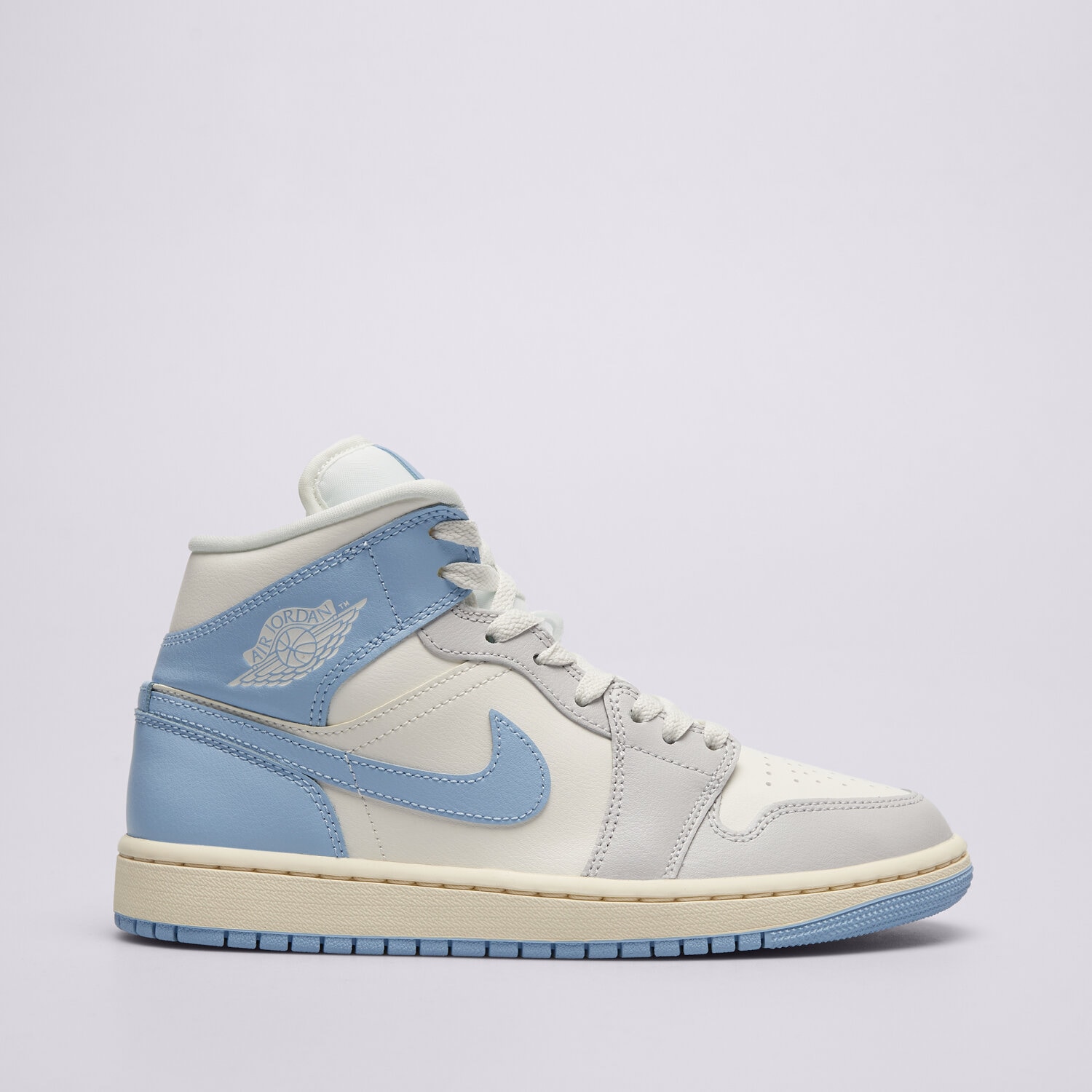 Femei pantofi sport WMNS AIR JORDAN 1 MID BQ6472-402 Bej