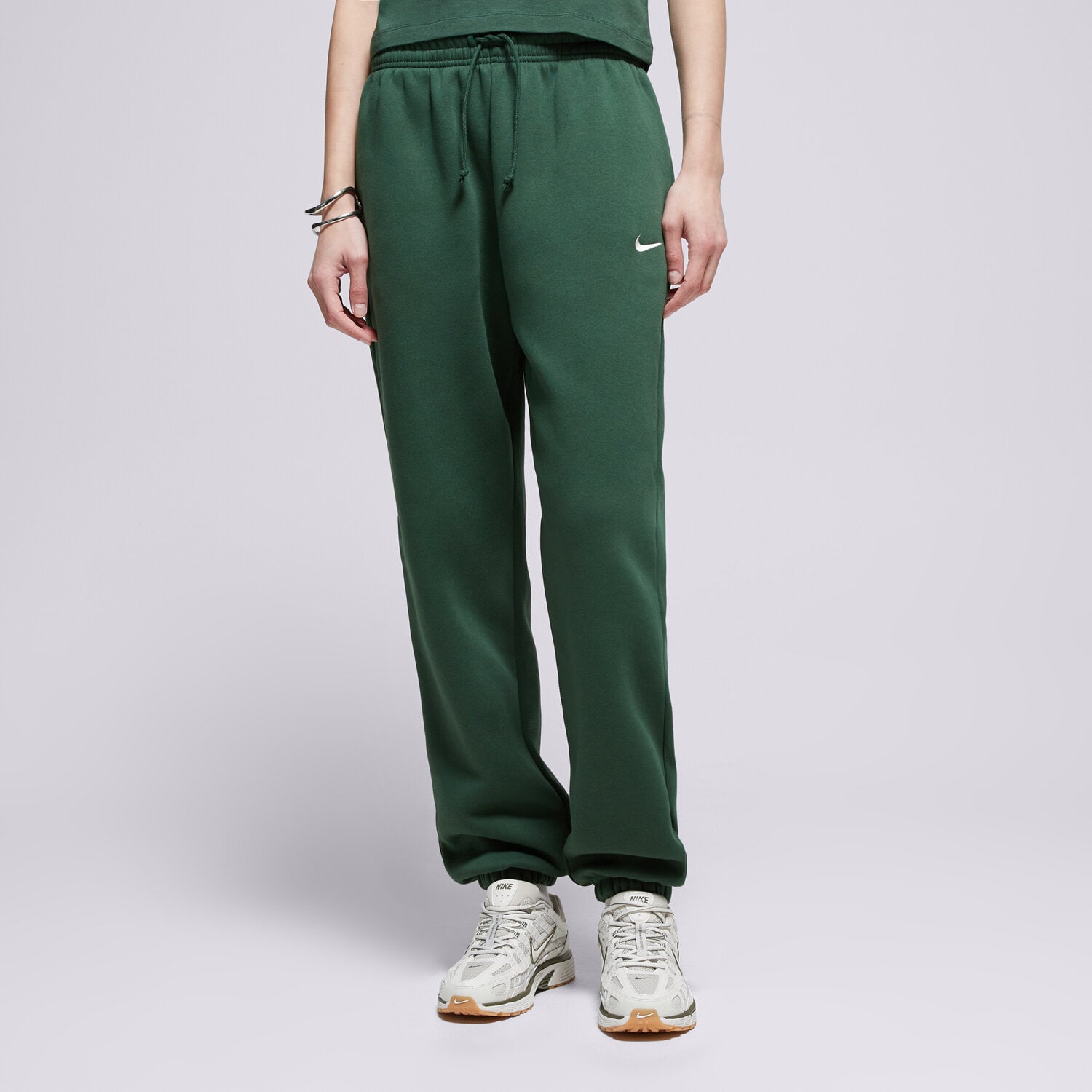 Femei pantaloni NIKE PANTALONI  PHNX FLC HR OS PANT 2 W NSW FZ5996-323 Verde