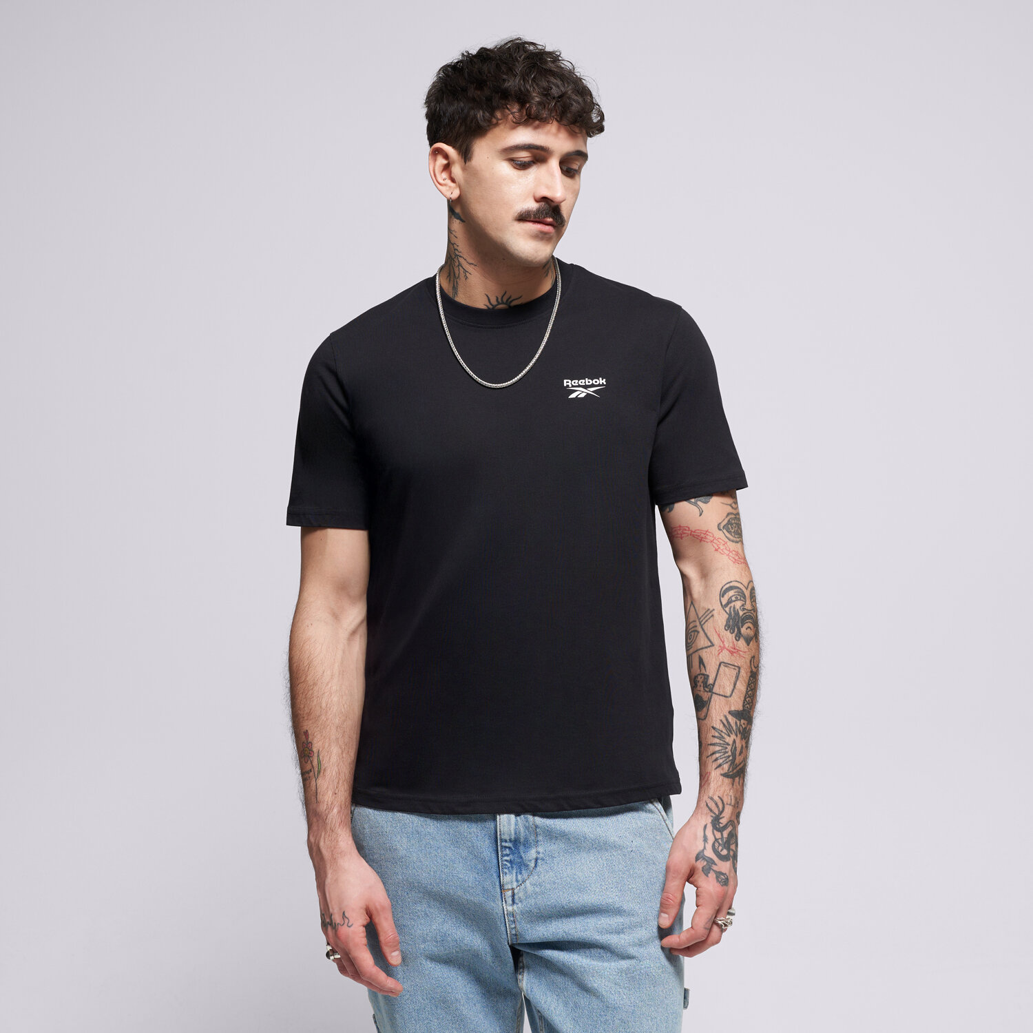 Bărbați tricou REEBOK TRICOU CODY SMALL LOGO CREW NECK 100240910 Negru