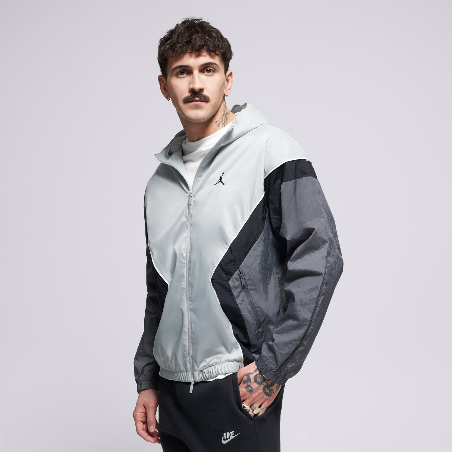 Bărbați jachetă JORDAN JACHETĂ POLIAMIDĂ VESTE JORDAN ESSENTIALS DRAFT HF9333-077 Mulicolor