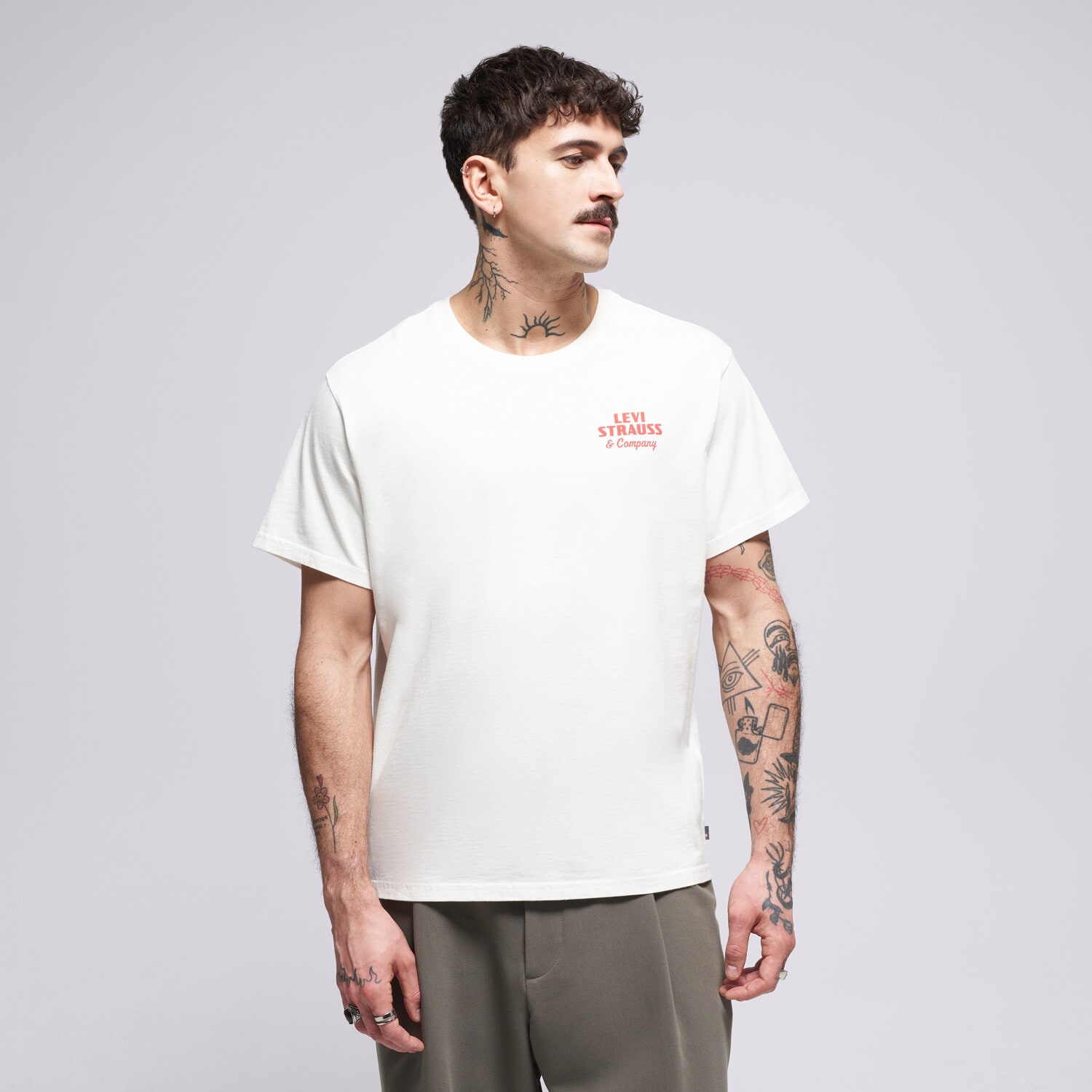 Bărbați tricou LEVI'S TRICOU SS RELAXED FIT TEE TANS 16143-2372 Alb