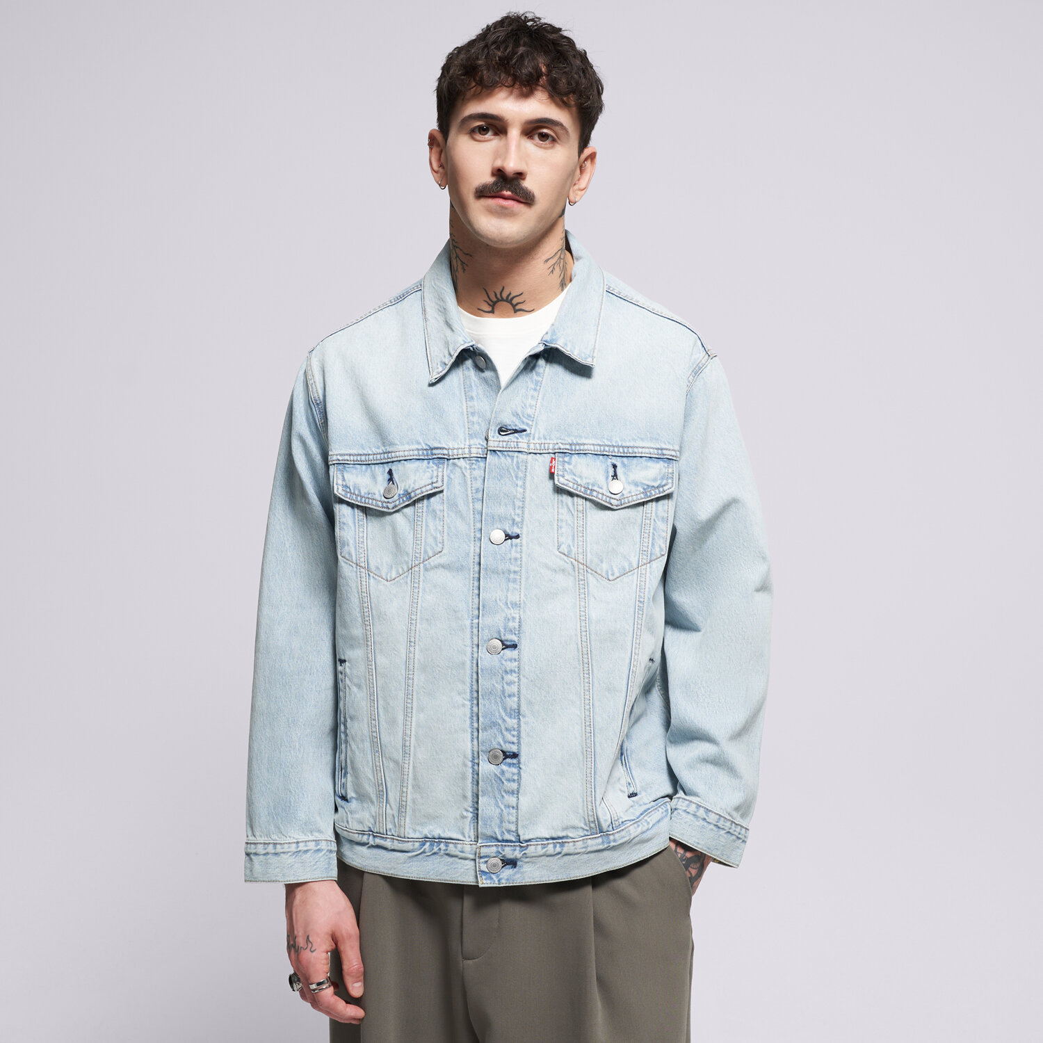 Bărbați jachetă LEVI'S JACHETĂ RELAXED FIT TRUCKER LIGHT INDIGO - WORN IN A5782-0112 Albastru