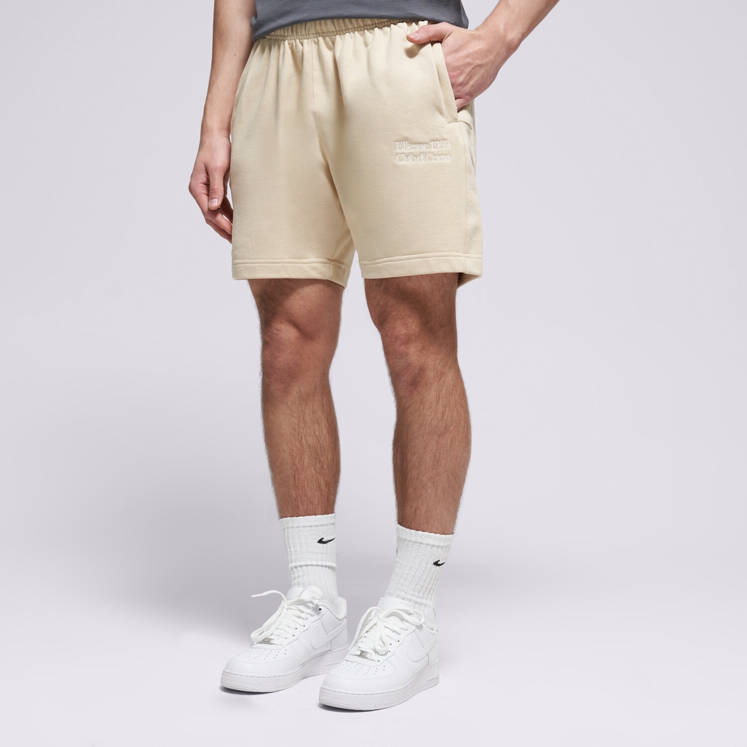 Femei pantaloni scurți ELLESSE PANTALONI SCURȚI CLUB DI CORSA SHORT SHD23967129 Bej
