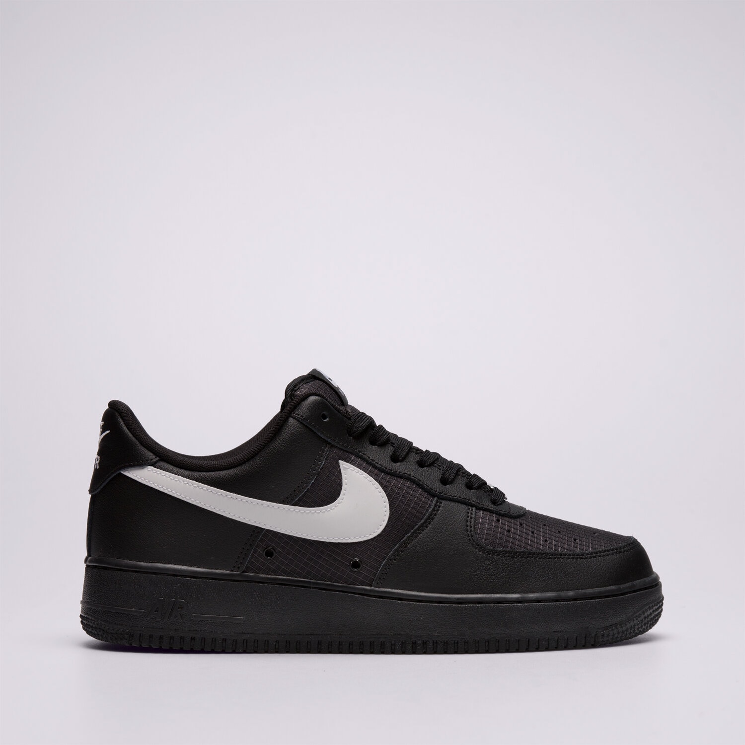 Barbați pantofi sport NIKE AIR FORCE 1 '07 LOW LV8 TECH IR0952-001 Negru