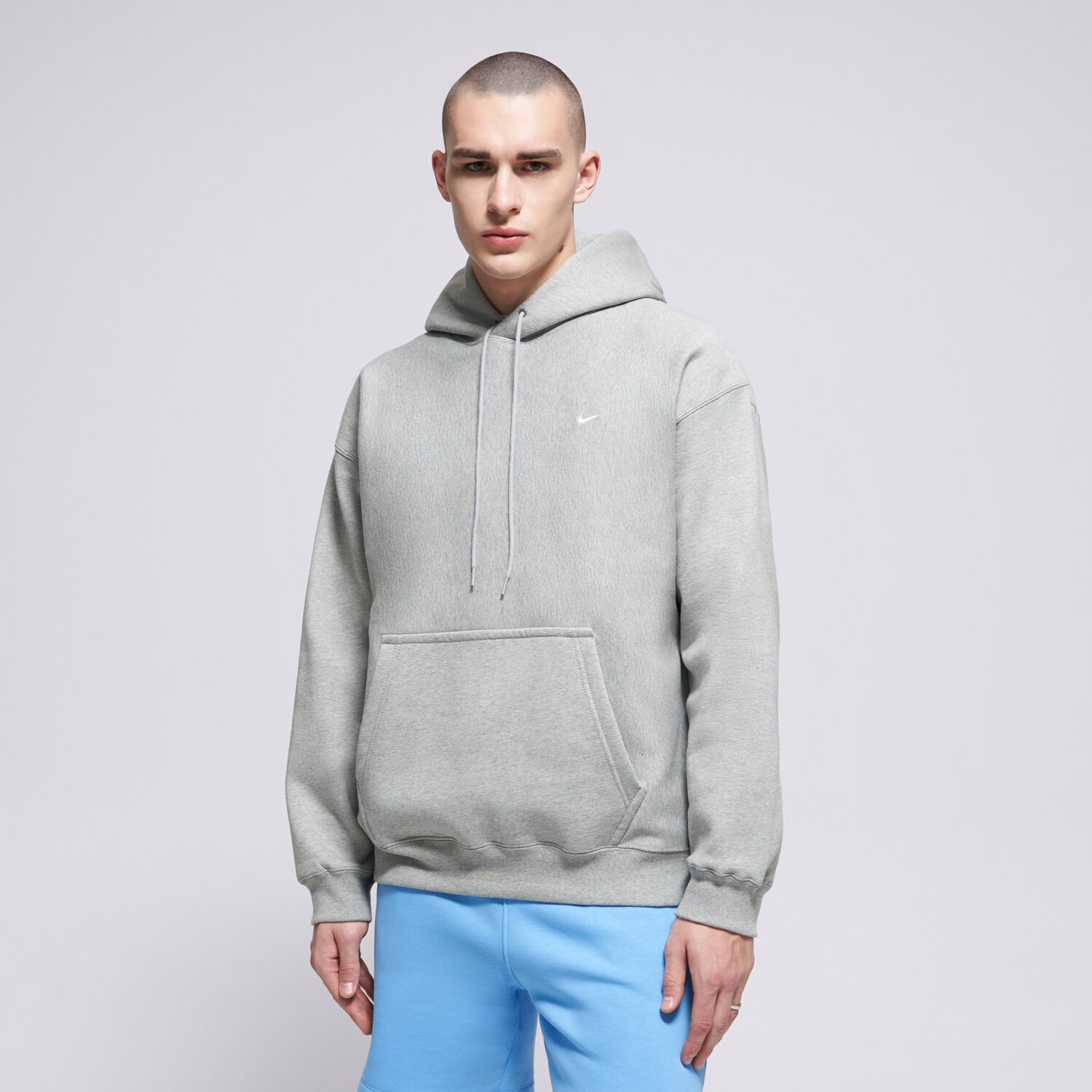Bărbați bluză NIKE BLUZĂ HANORAC M NL SOLO SWSH BB PO HOODIE HV1082-063 Gri