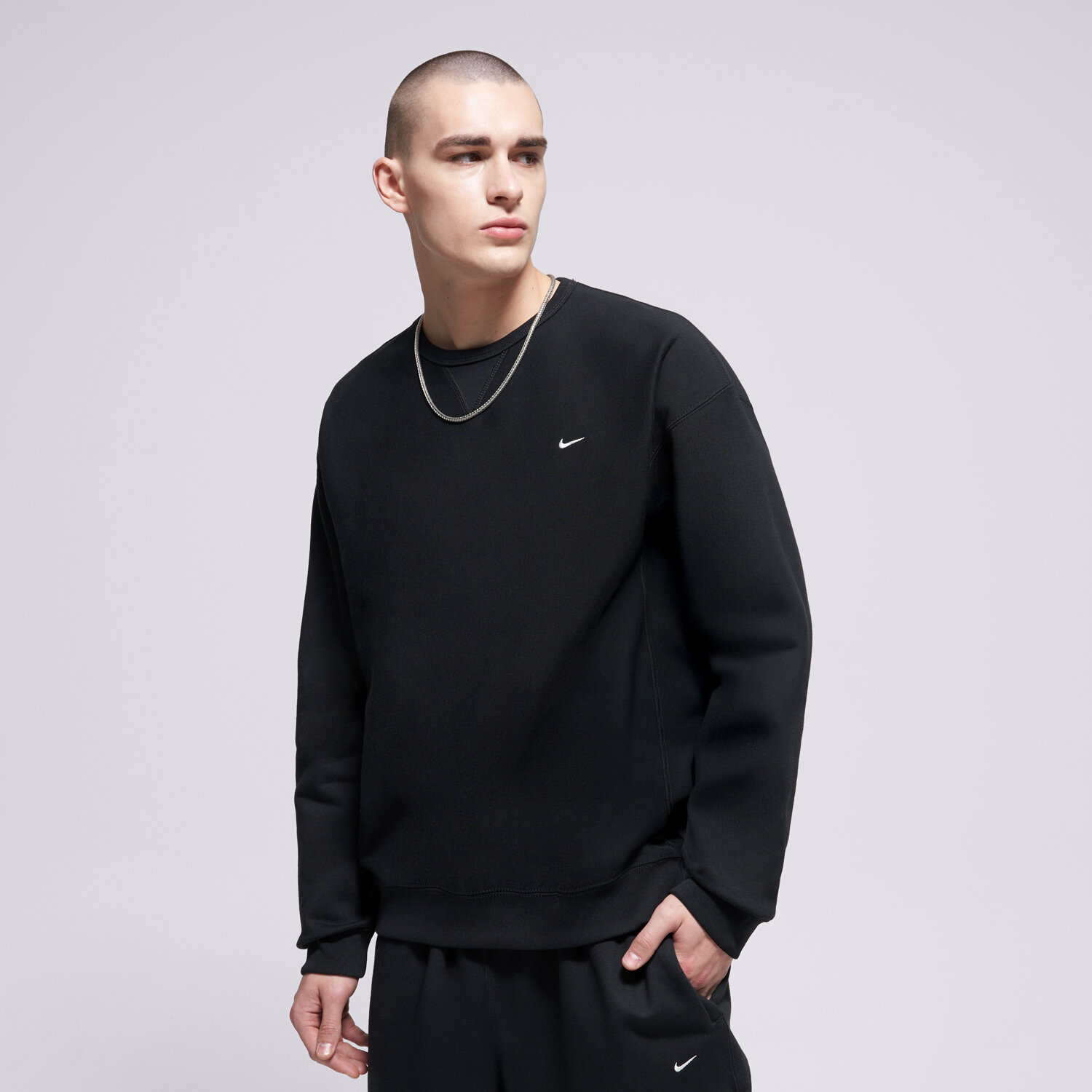 Bărbați bluză NIKE BLUZĂ M NL SOLO SWSH BB CREW HV1086-010 Negru