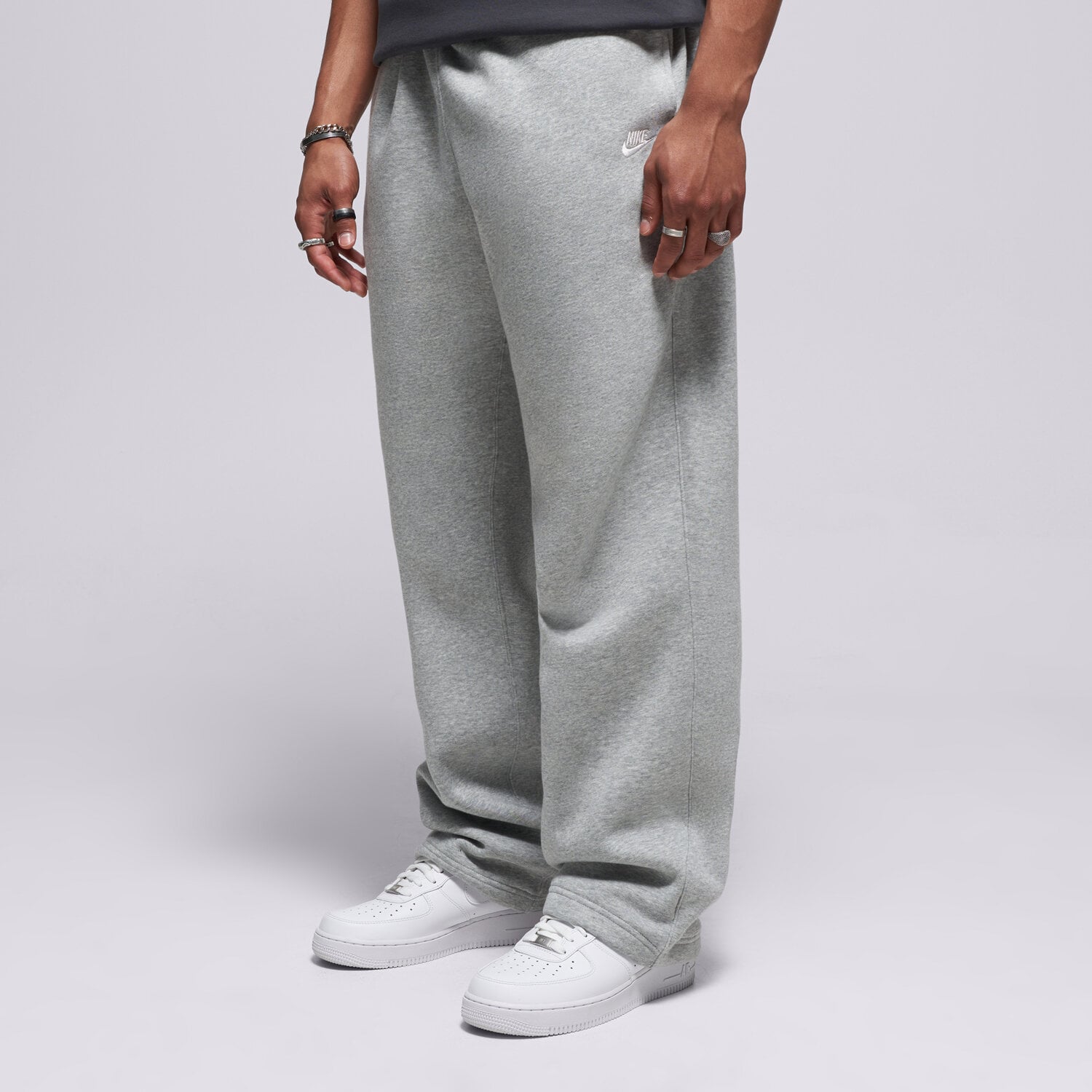 Bărbați pantaloni NIKE PANTALONI  NK CLUB BB BUNGEE IF0488-063 Gri