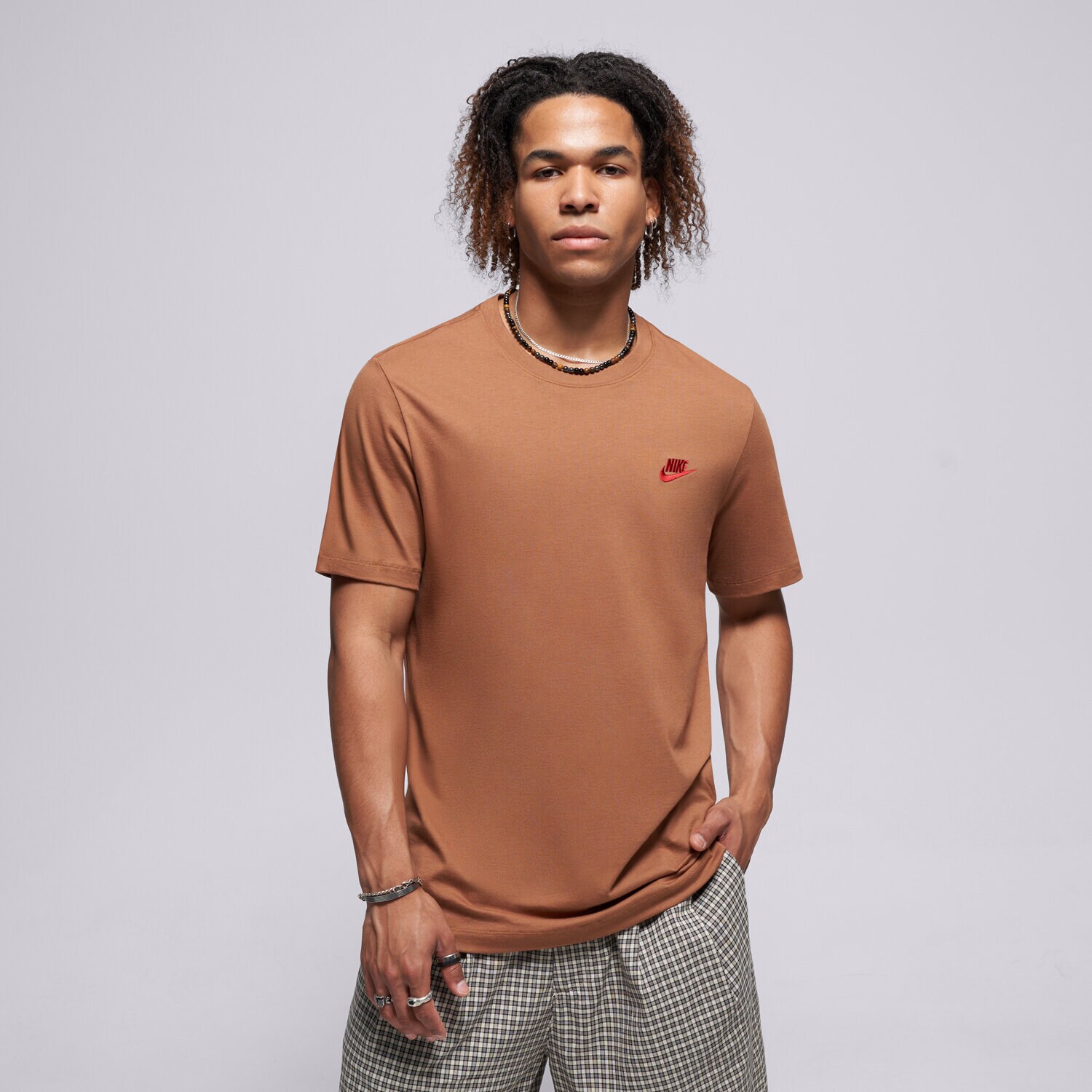 Bărbați tricou NIKE TRICOU M NSW CLUB TEE AR4997-270 Maro