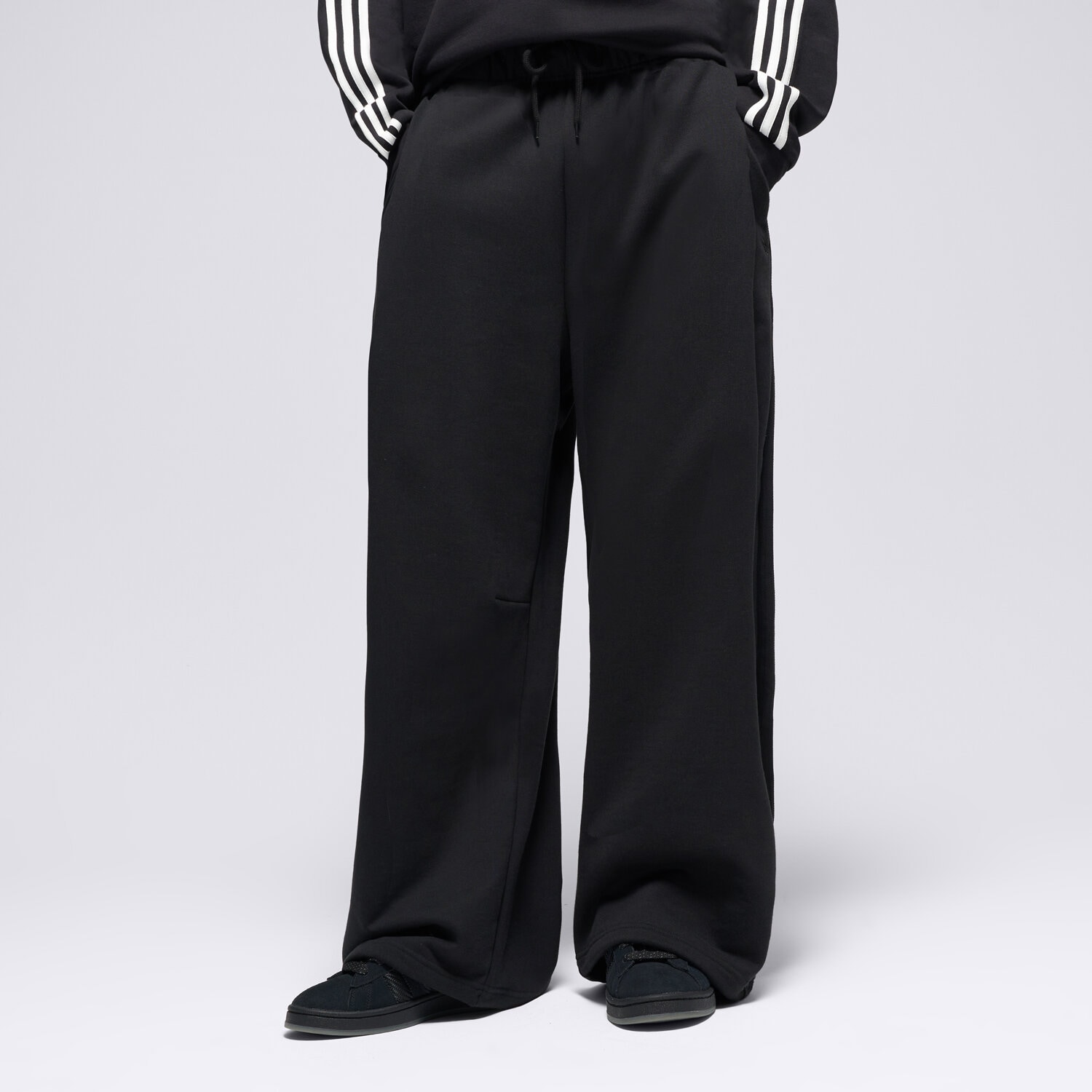 Bărbați pantaloni ADIDAS PANTALONI  P ESS WIDE PT KS4099 Negru