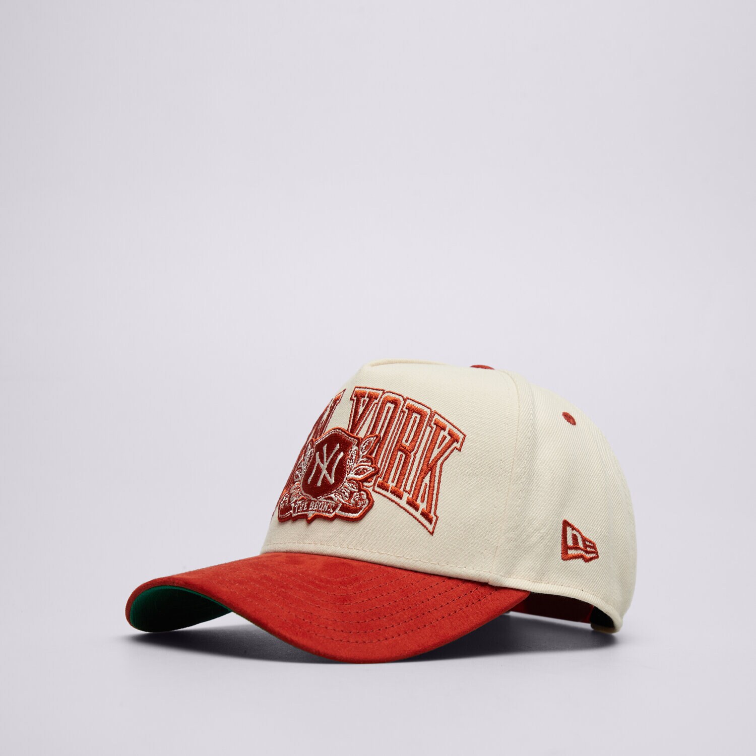 Bărbați șapcă NEW ERA ȘAPVĂ WORDMARK SUEDE EFRAME NYY NEW YORK YANKEES 60915997 Bej